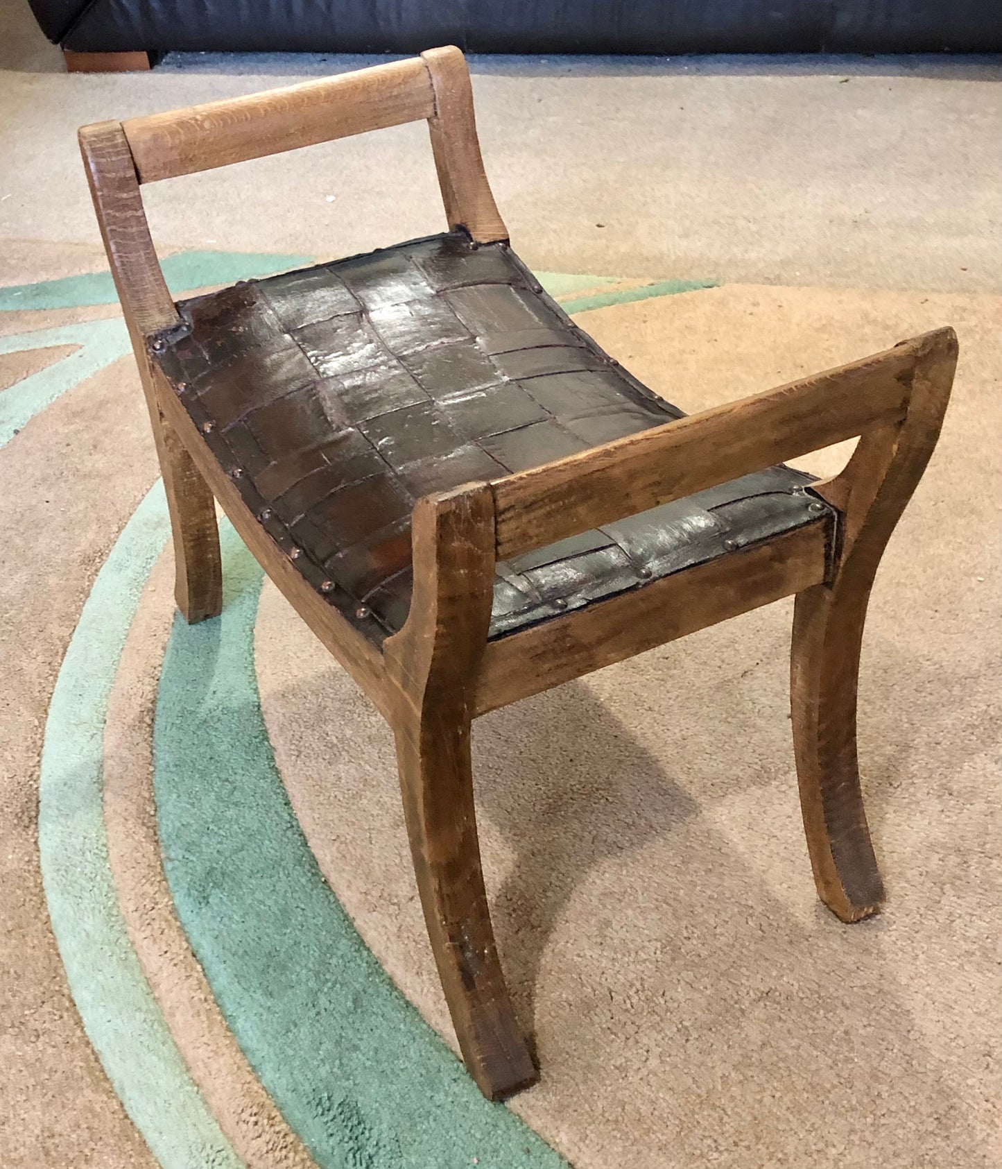 000673....Handsome Rare Arts And Crafts Oak Stool