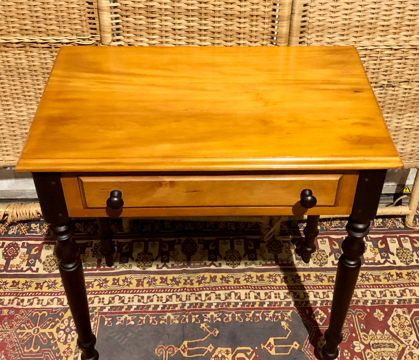 000671....Handsome Pair Of Vintage Bedside Tables Or Lamp Tables