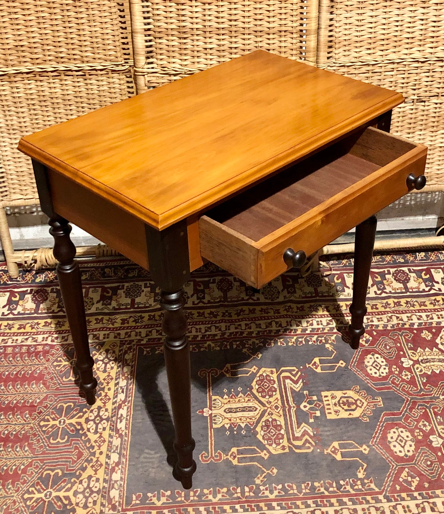 000671....Handsome Pair Of Vintage Bedside Tables Or Lamp Tables
