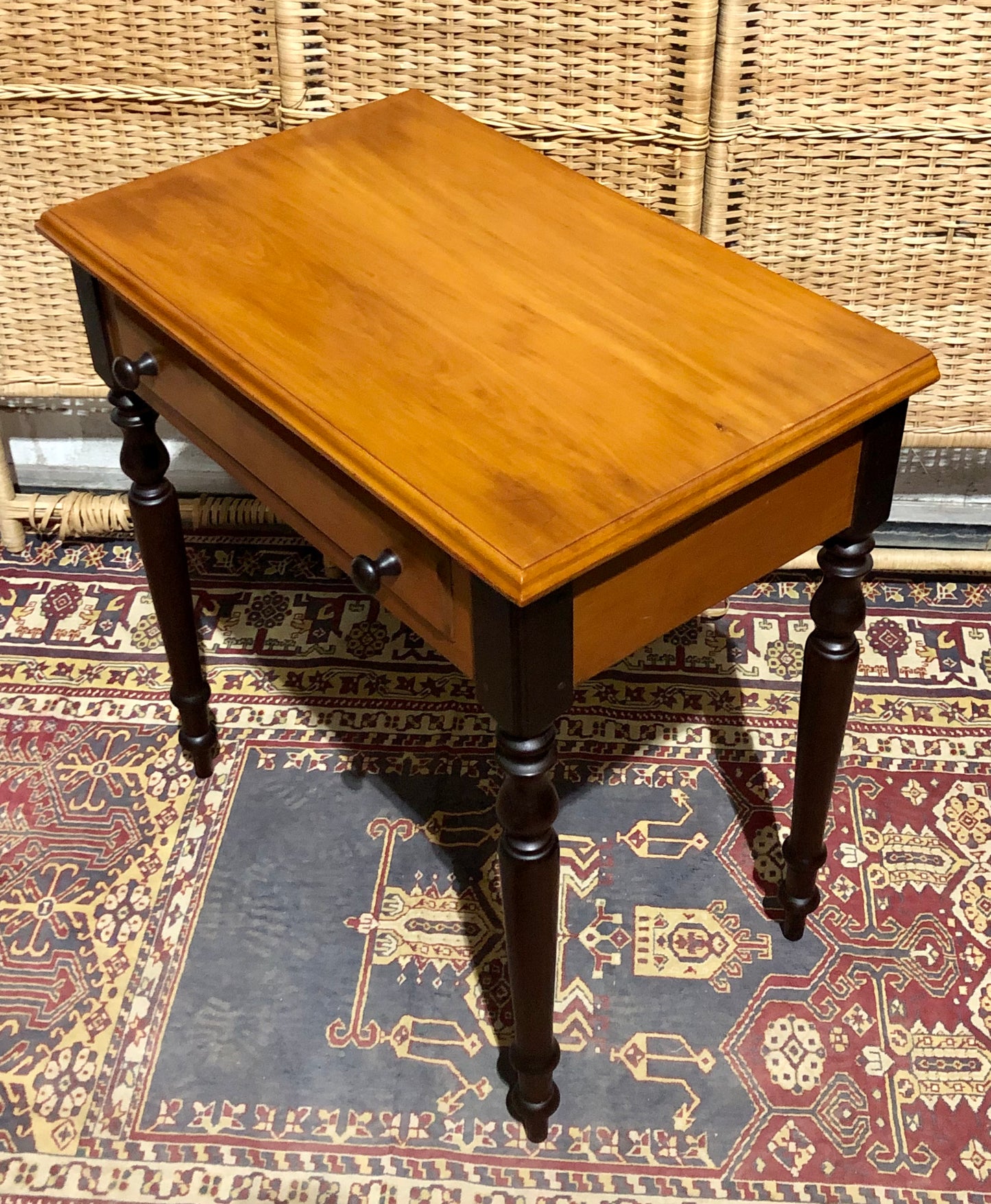 000671....Handsome Pair Of Vintage Bedside Tables Or Lamp Tables