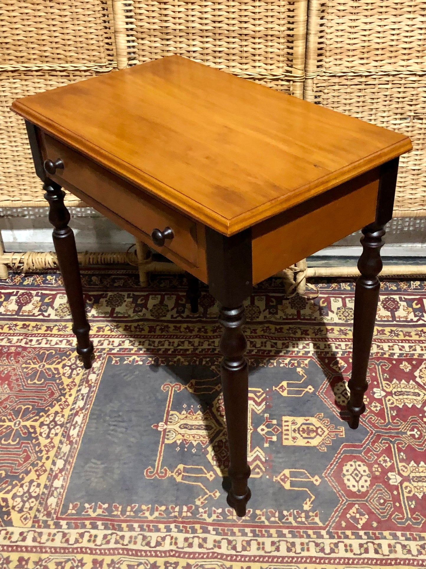 000671....Handsome Pair Of Vintage Bedside Tables Or Lamp Tables