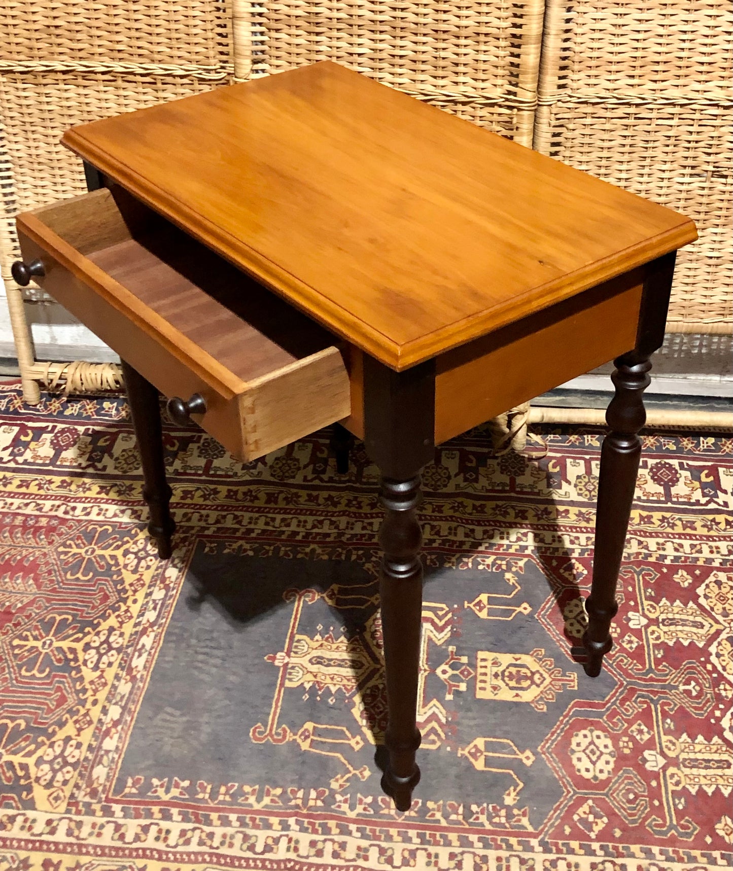 000671....Handsome Pair Of Vintage Bedside Tables Or Lamp Tables