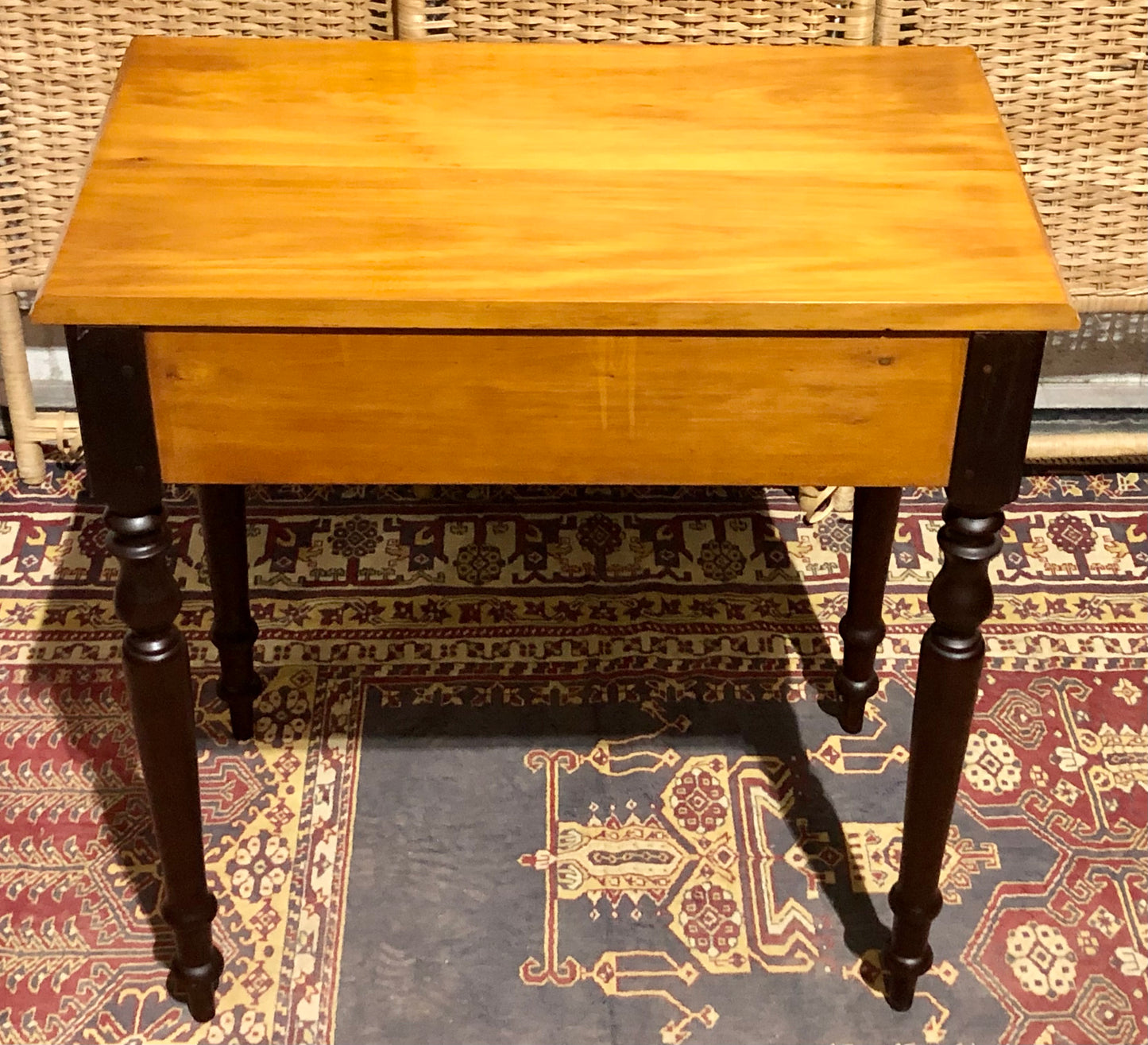 000671....Handsome Pair Of Vintage Bedside Tables Or Lamp Tables