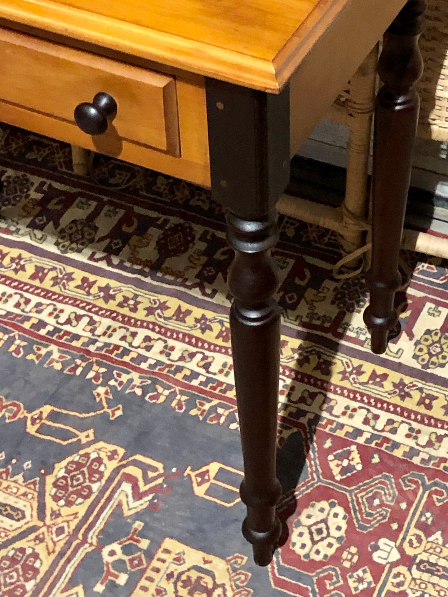 000671....Handsome Pair Of Vintage Bedside Tables Or Lamp Tables