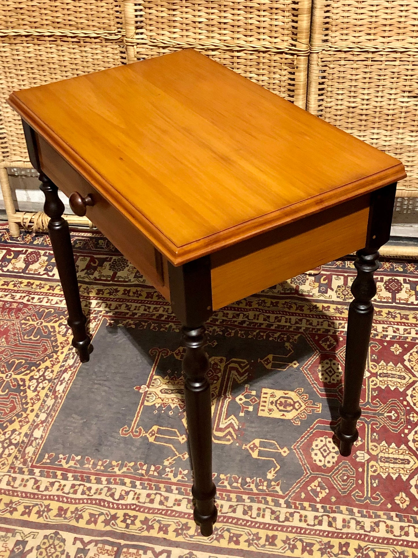 000671....Handsome Pair Of Vintage Bedside Tables Or Lamp Tables