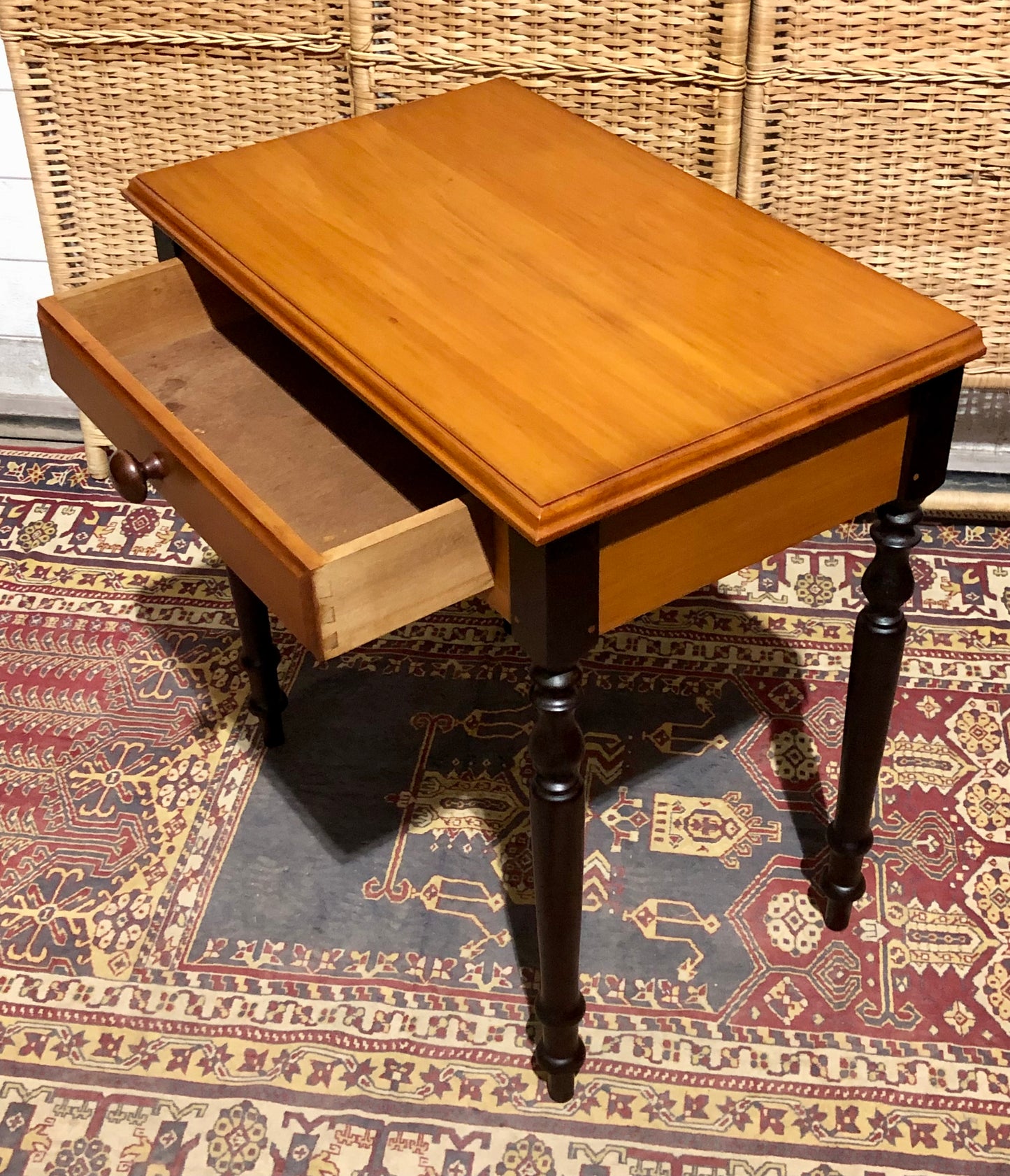 000671....Handsome Pair Of Vintage Bedside Tables Or Lamp Tables
