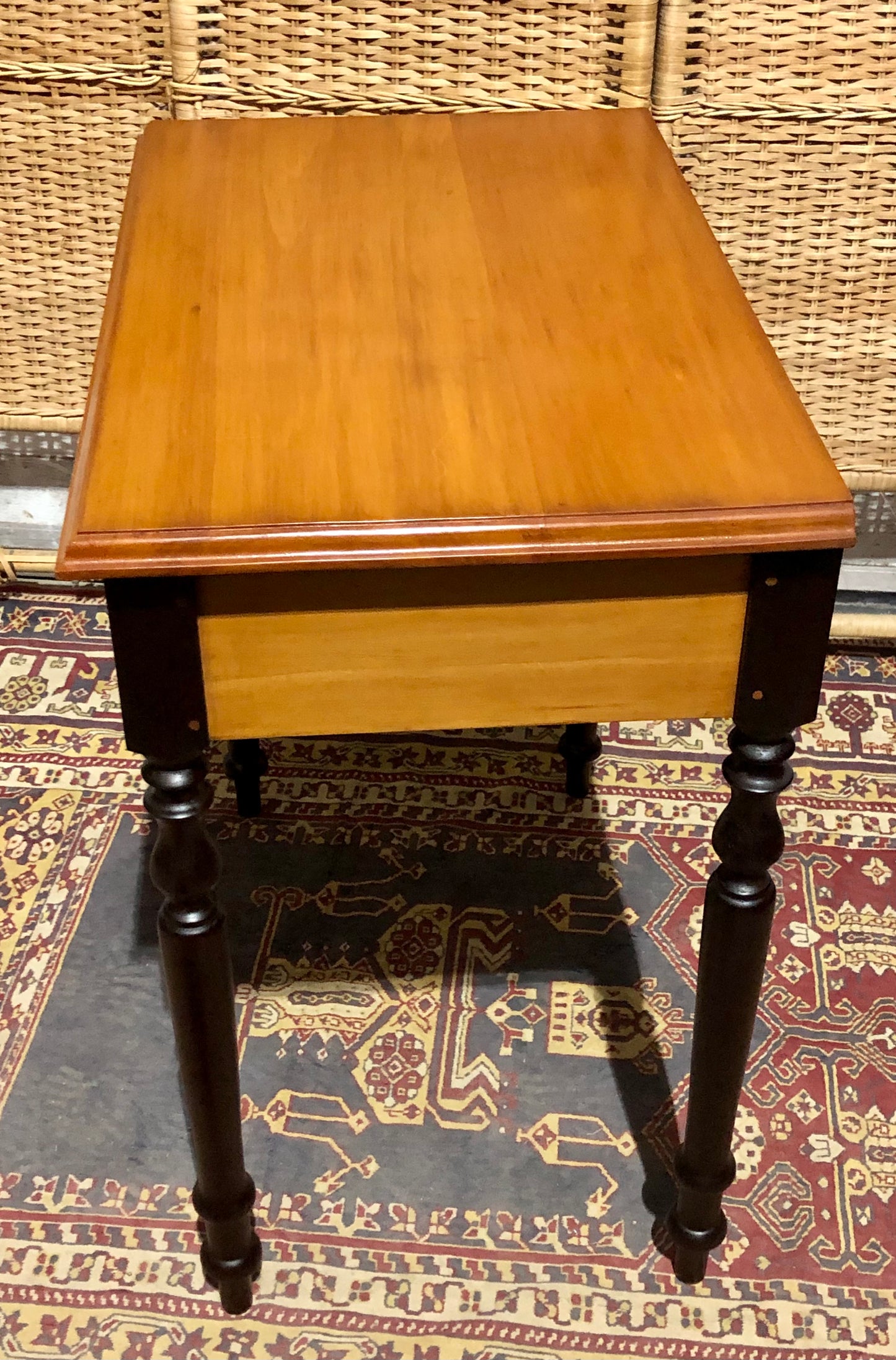 000671....Handsome Pair Of Vintage Bedside Tables Or Lamp Tables