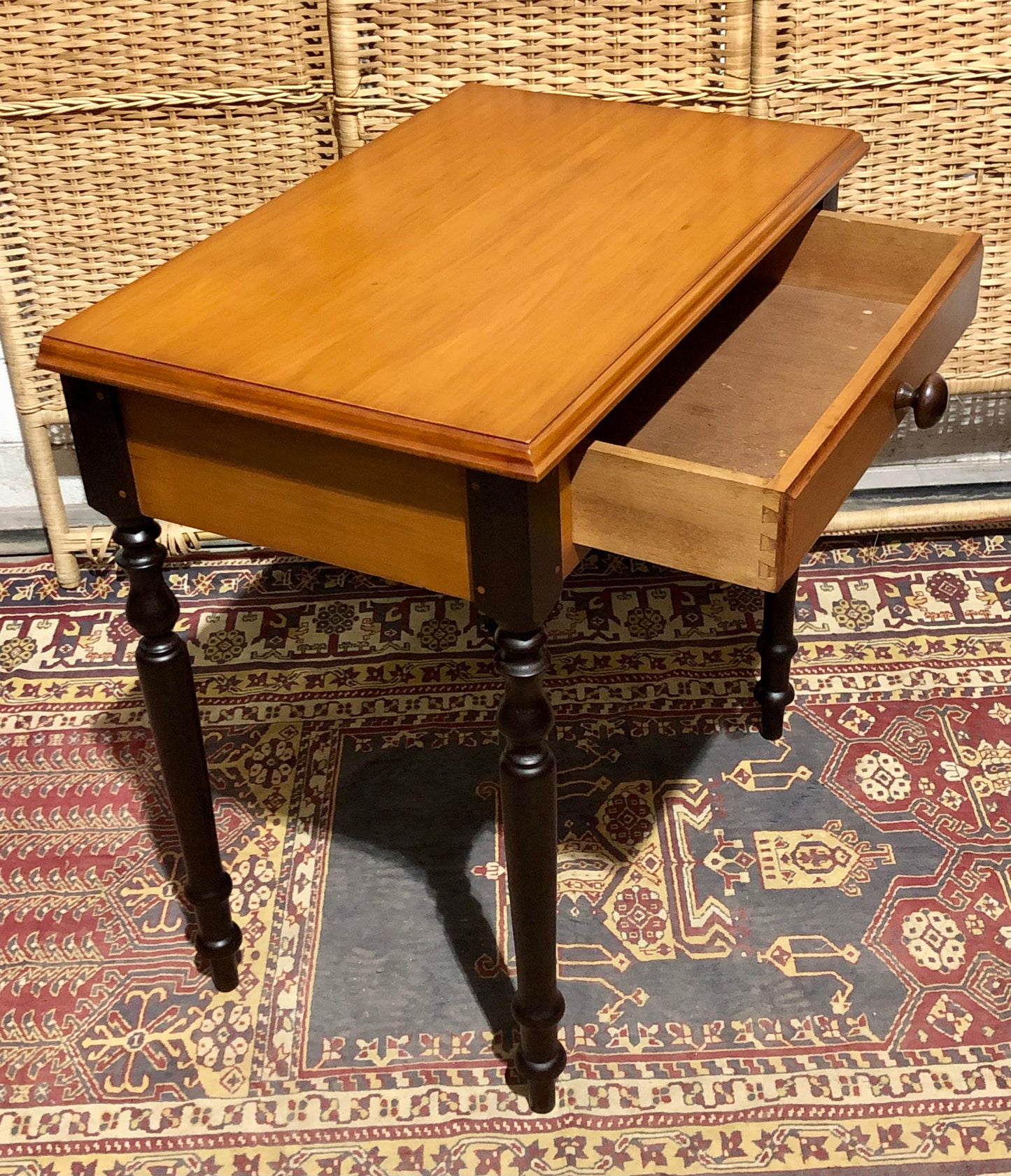000671....Handsome Pair Of Vintage Bedside Tables Or Lamp Tables