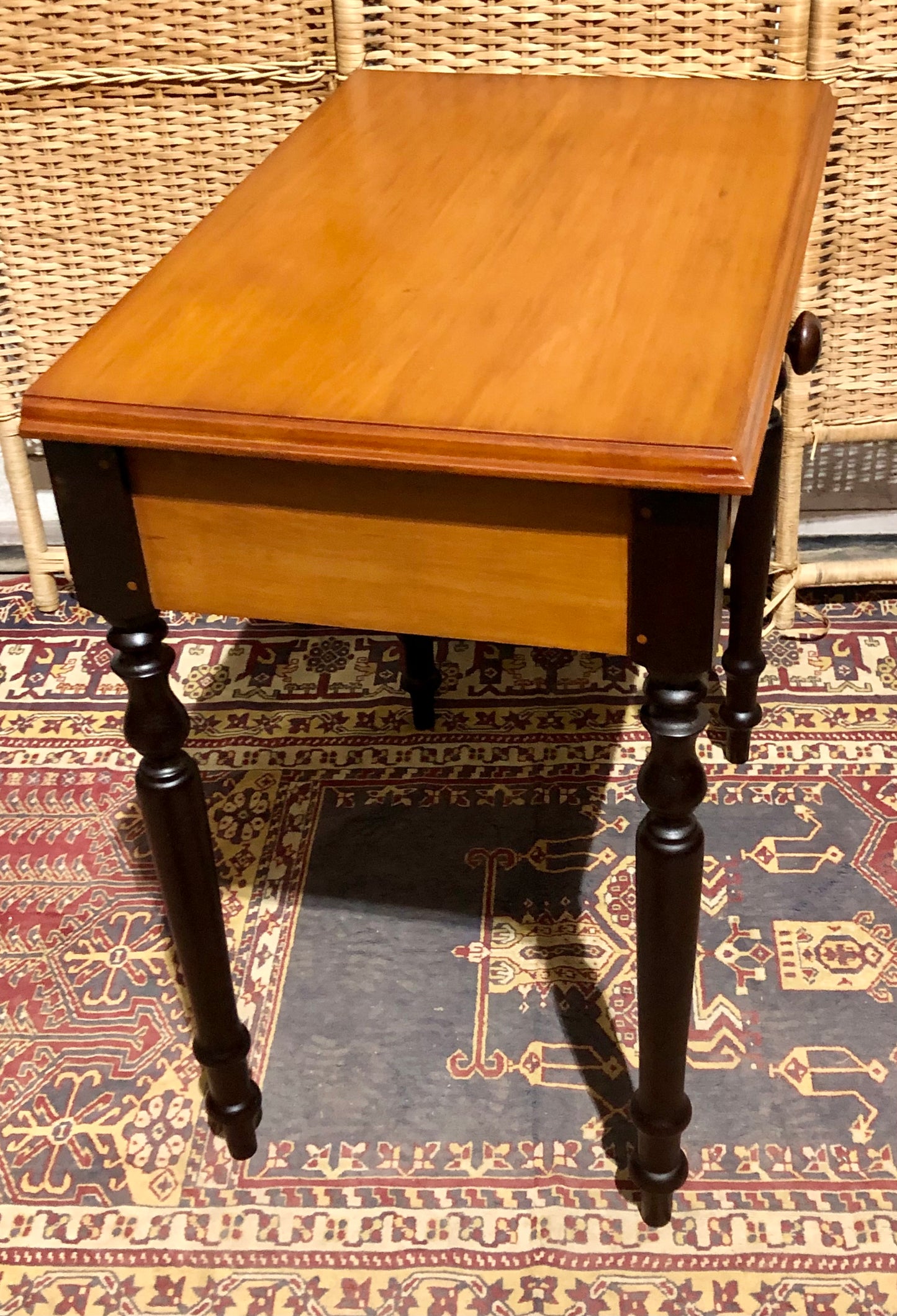 000671....Handsome Pair Of Vintage Bedside Tables Or Lamp Tables