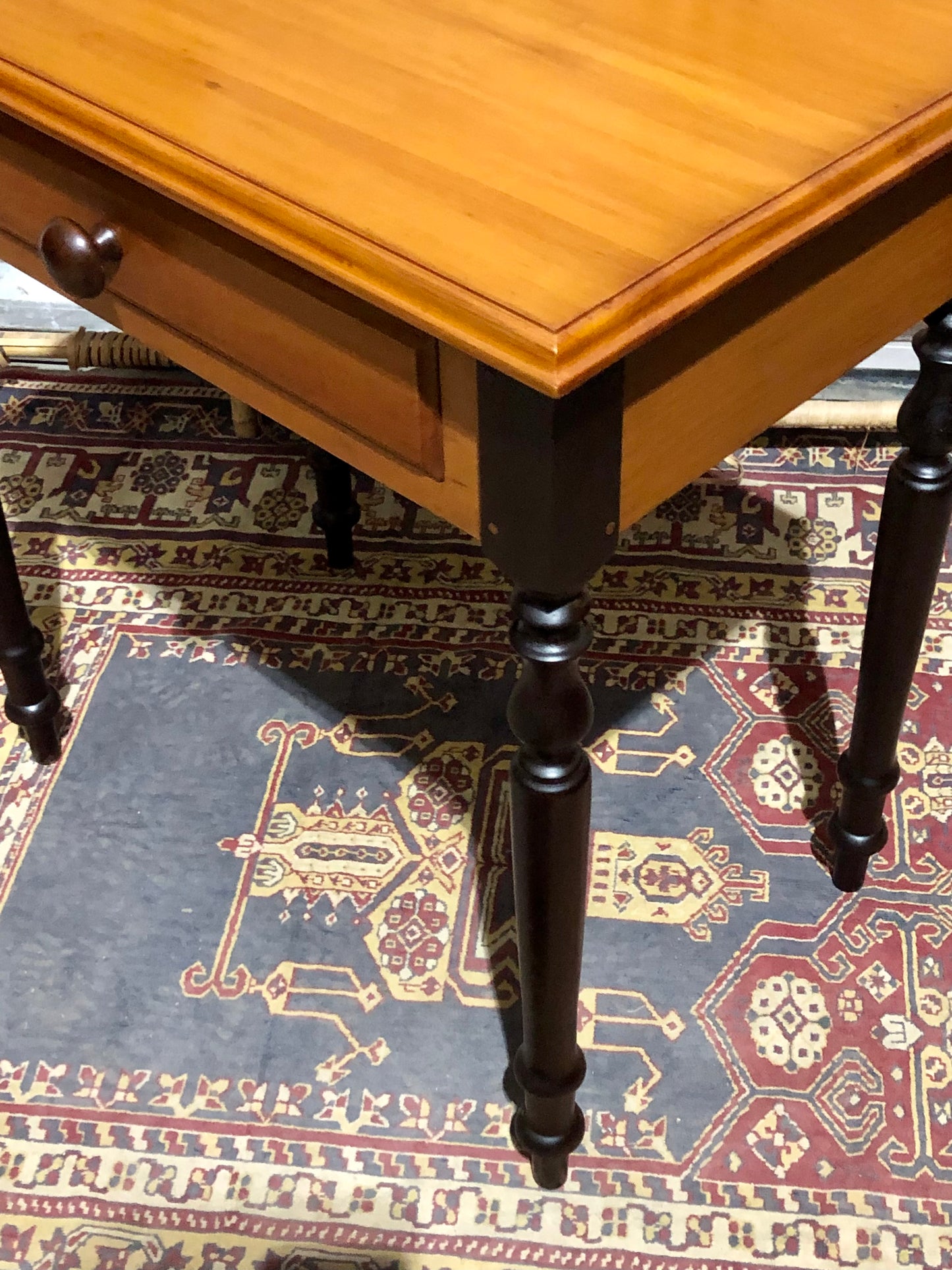 000671....Handsome Pair Of Vintage Bedside Tables Or Lamp Tables