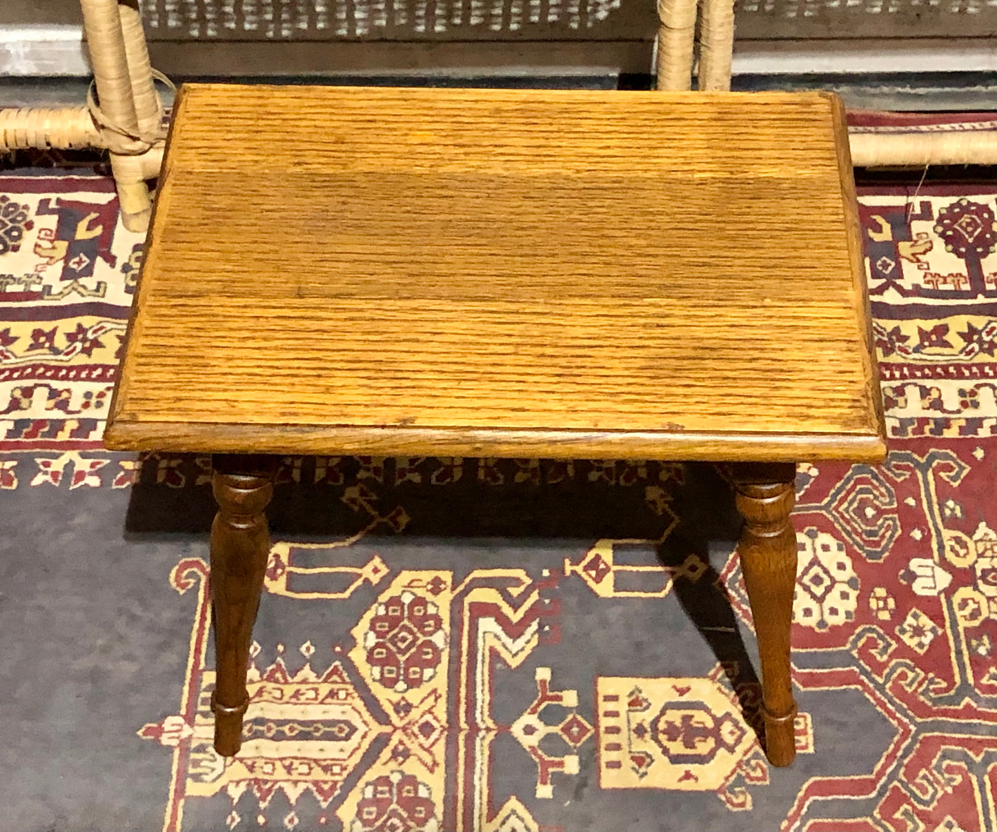 000667....A Set Of Three Vintage Small Oak Tables / Plantstands