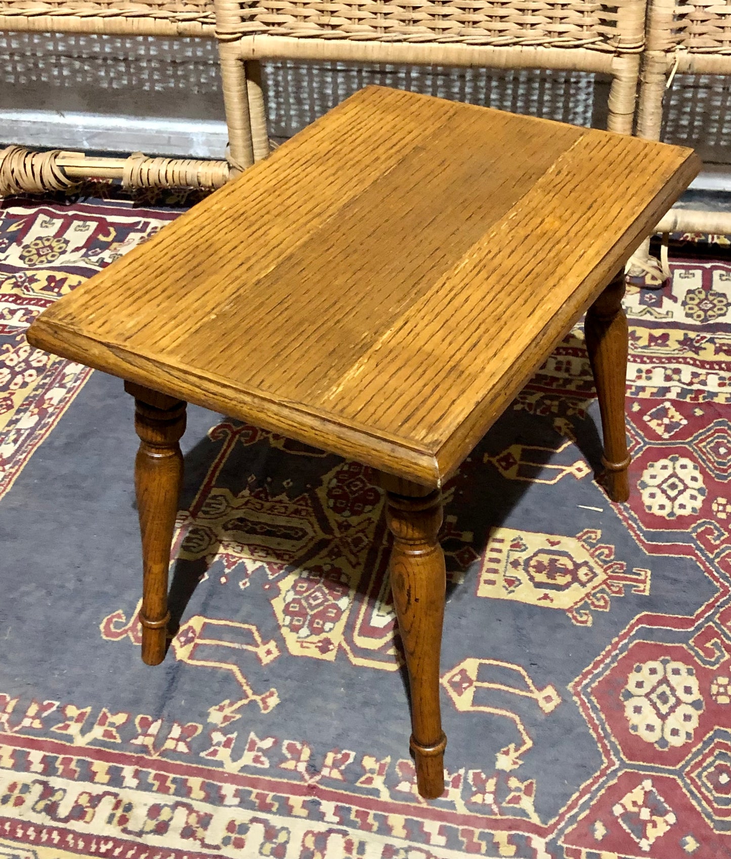 000667....A Set Of Three Vintage Small Oak Tables / Plantstands