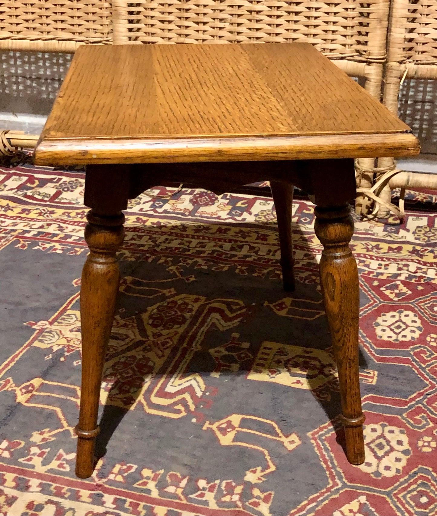 000667....A Set Of Three Vintage Small Oak Tables / Plantstands