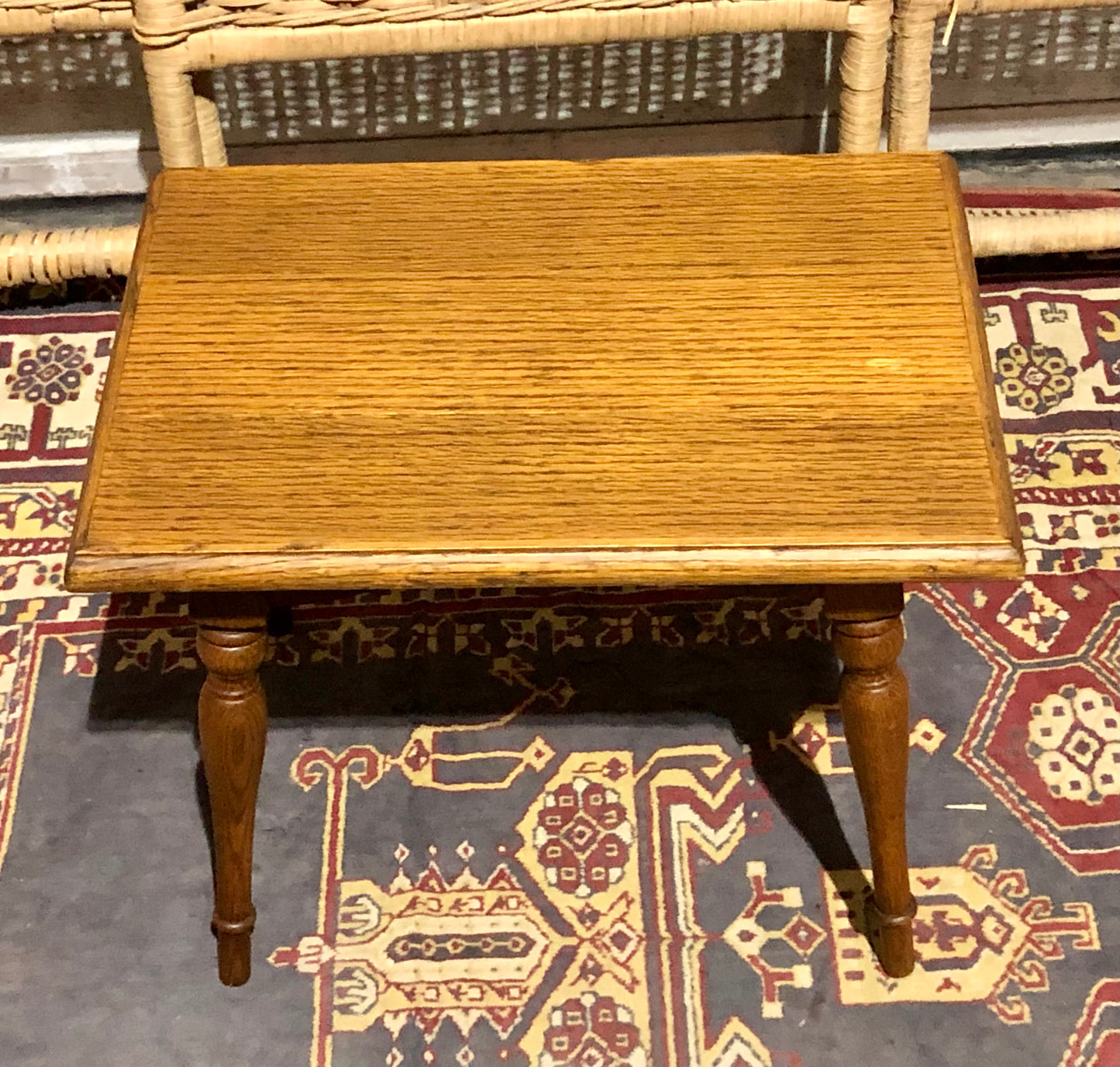 000667....A Set Of Three Vintage Small Oak Tables / Plantstands