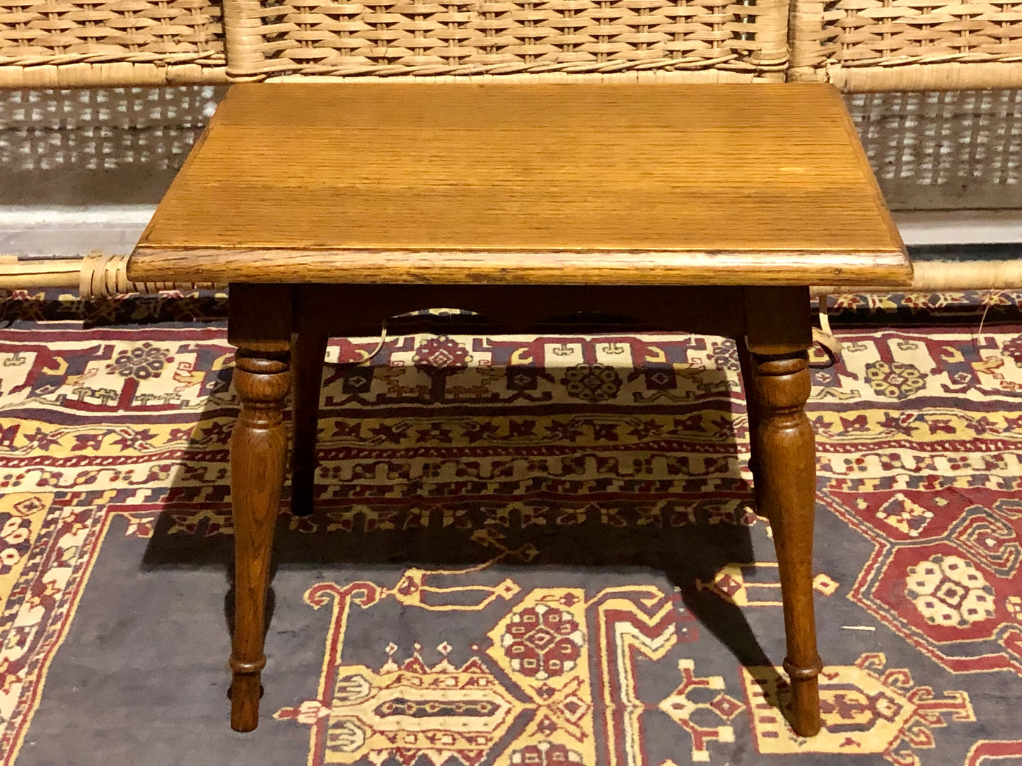 000667....A Set Of Three Vintage Small Oak Tables / Plantstands