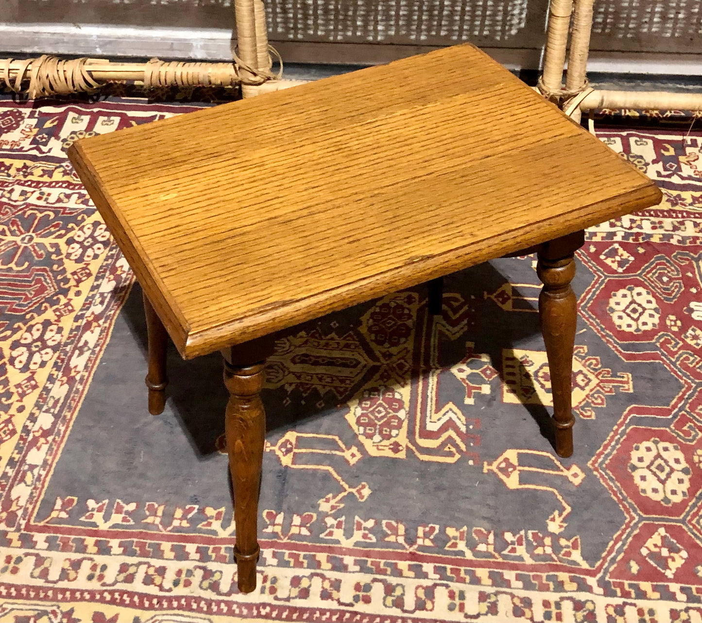 000667....A Set Of Three Vintage Small Oak Tables / Plantstands