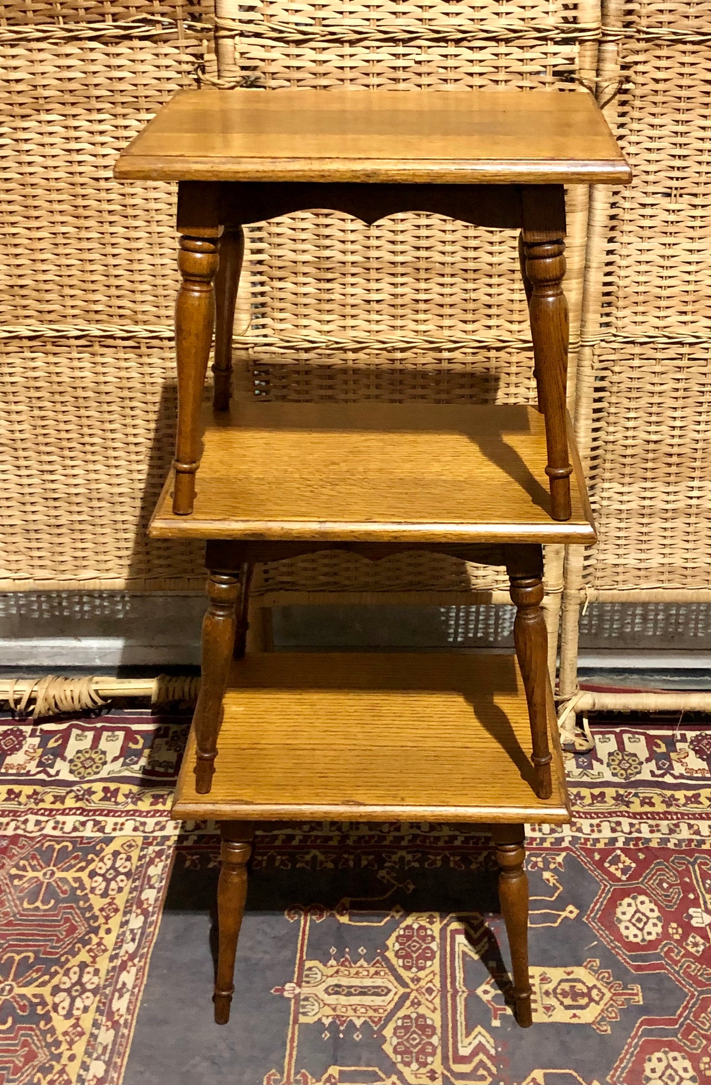 000667....A Set Of Three Vintage Small Oak Tables / Plantstands