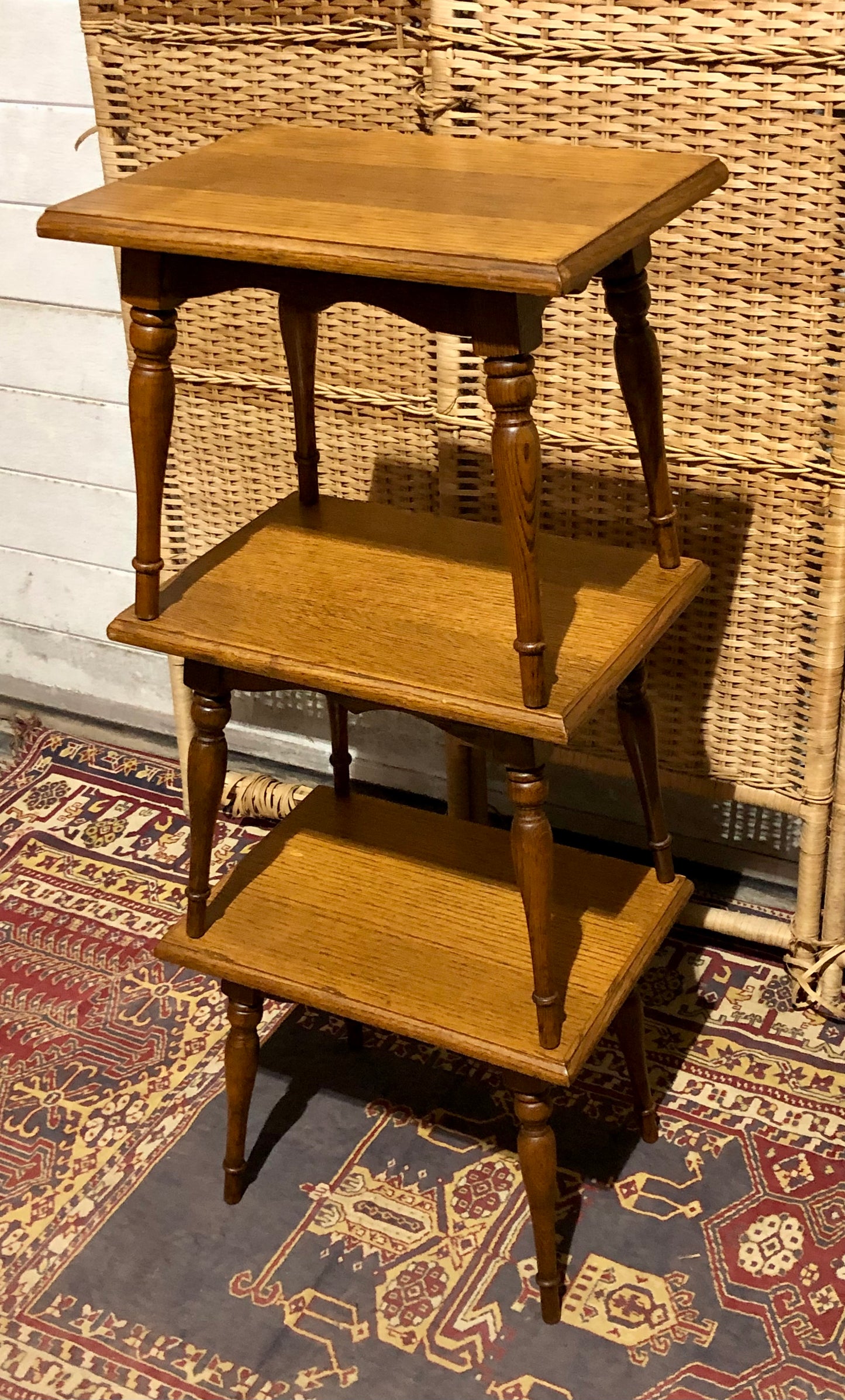 000667....A Set Of Three Vintage Small Oak Tables / Plantstands