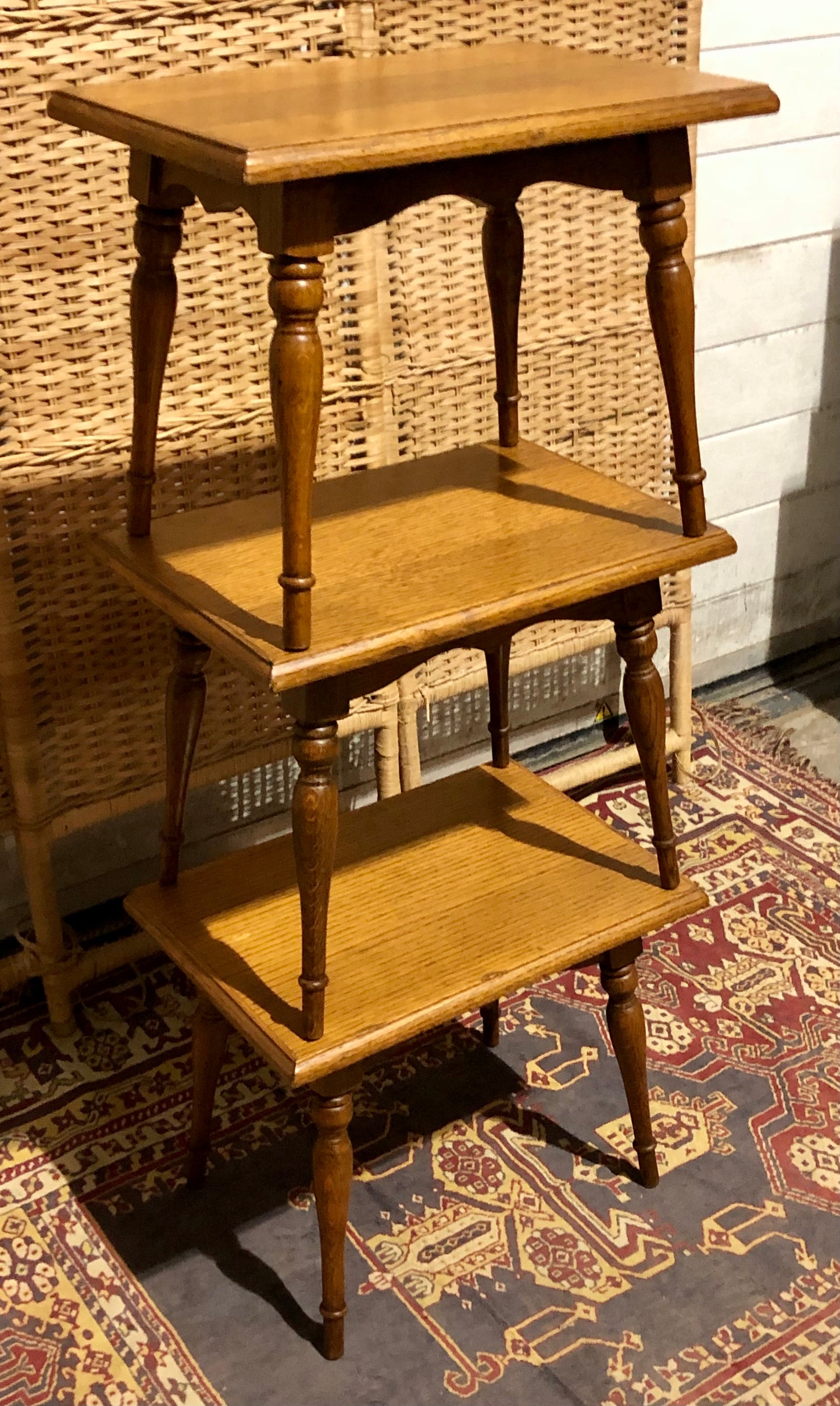 000667....A Set Of Three Vintage Small Oak Tables / Plantstands