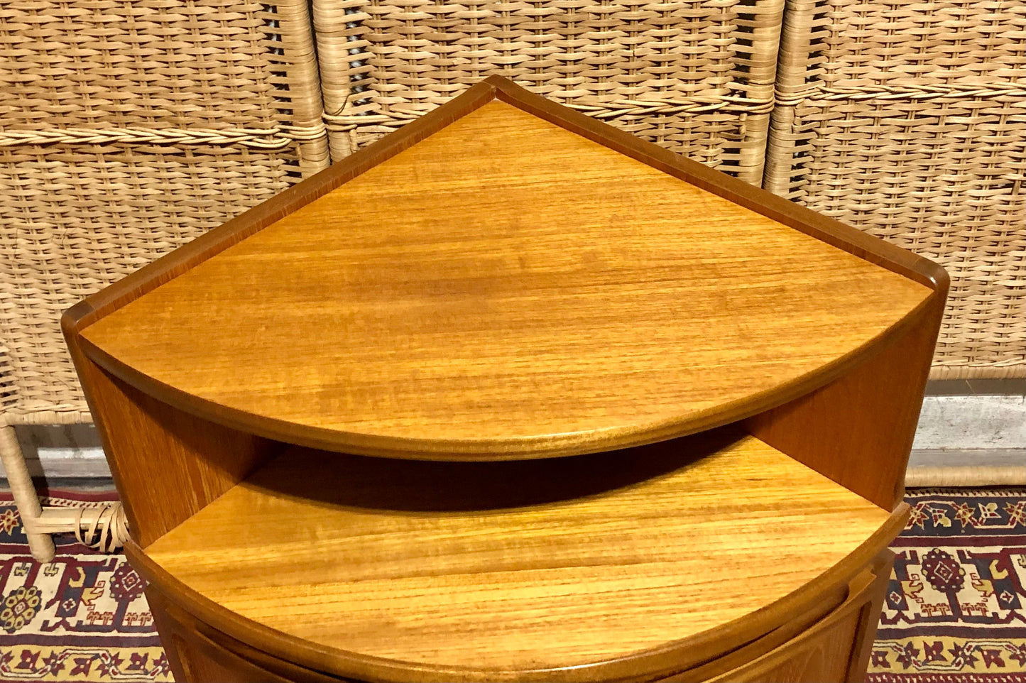 000664.... A Handsome Pair Of Retro Teak Corner Cabinets By Nathan
