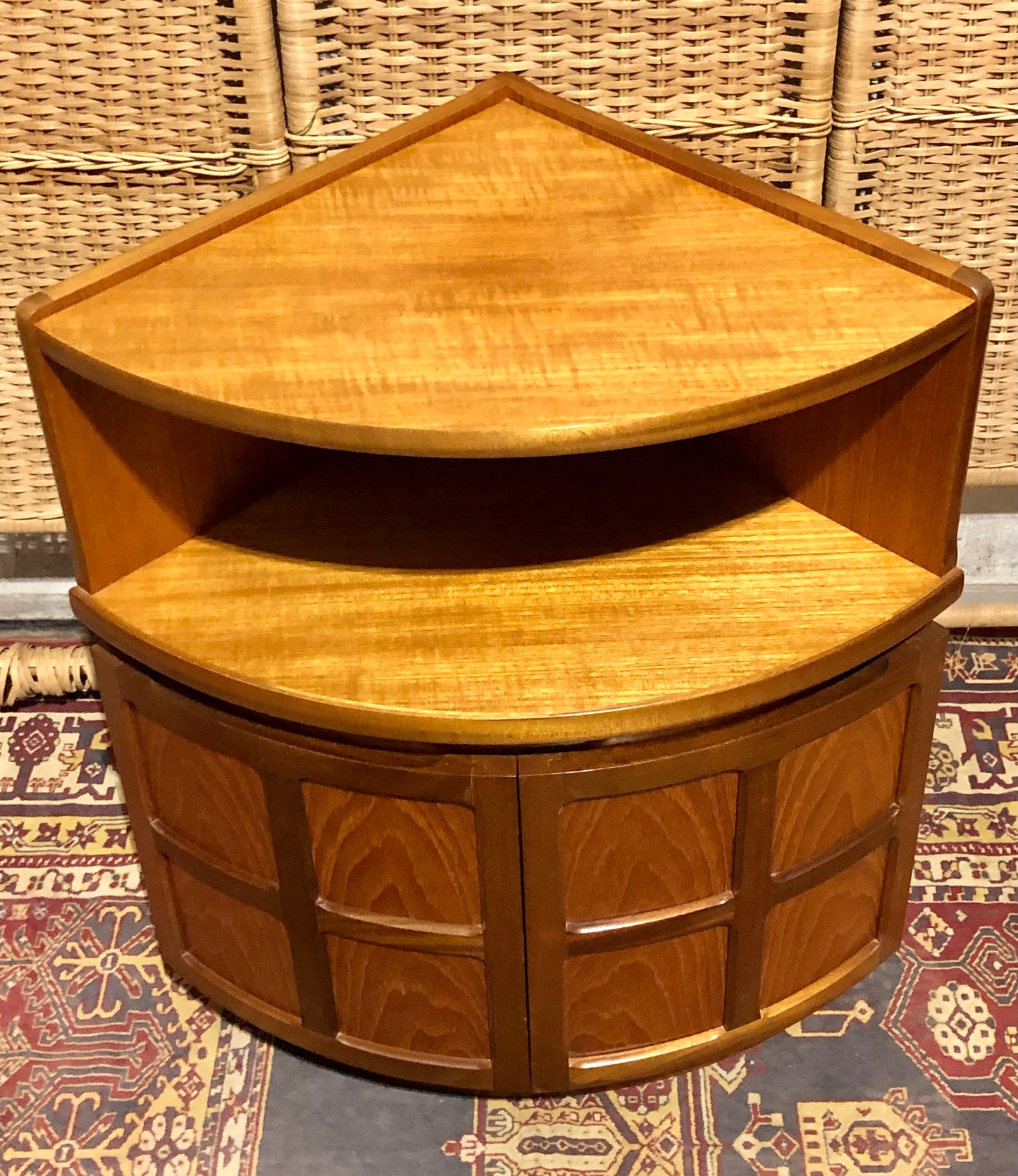 000664.... A Handsome Pair Of Retro Teak Corner Cabinets By Nathan
