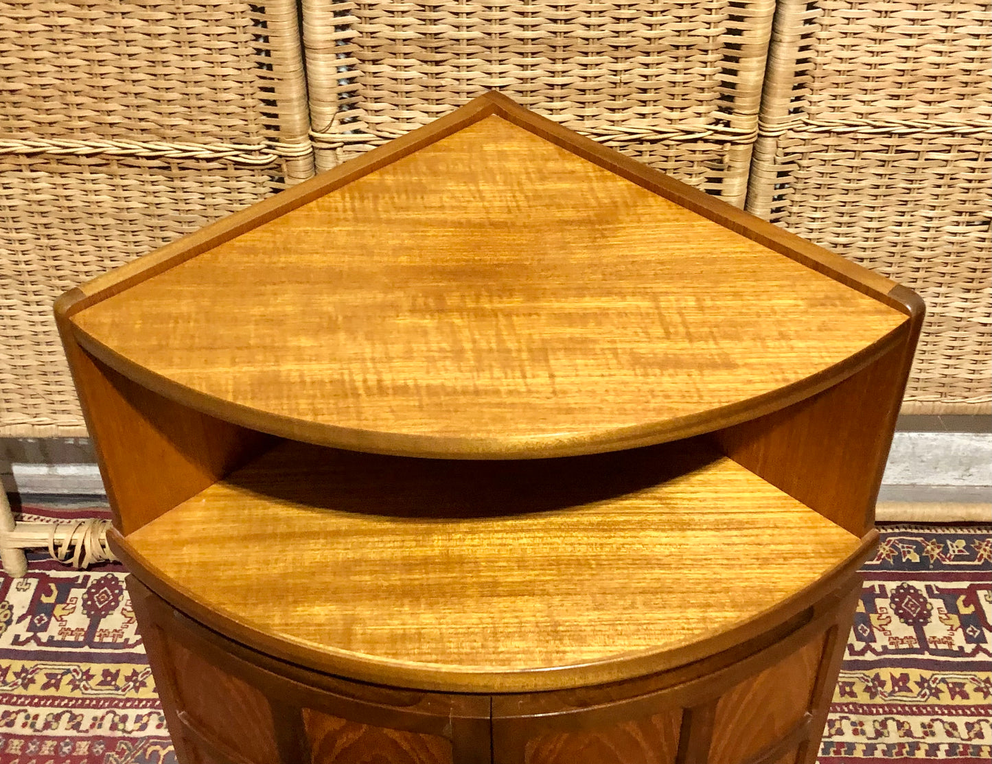 000664.... A Handsome Pair Of Retro Teak Corner Cabinets By Nathan