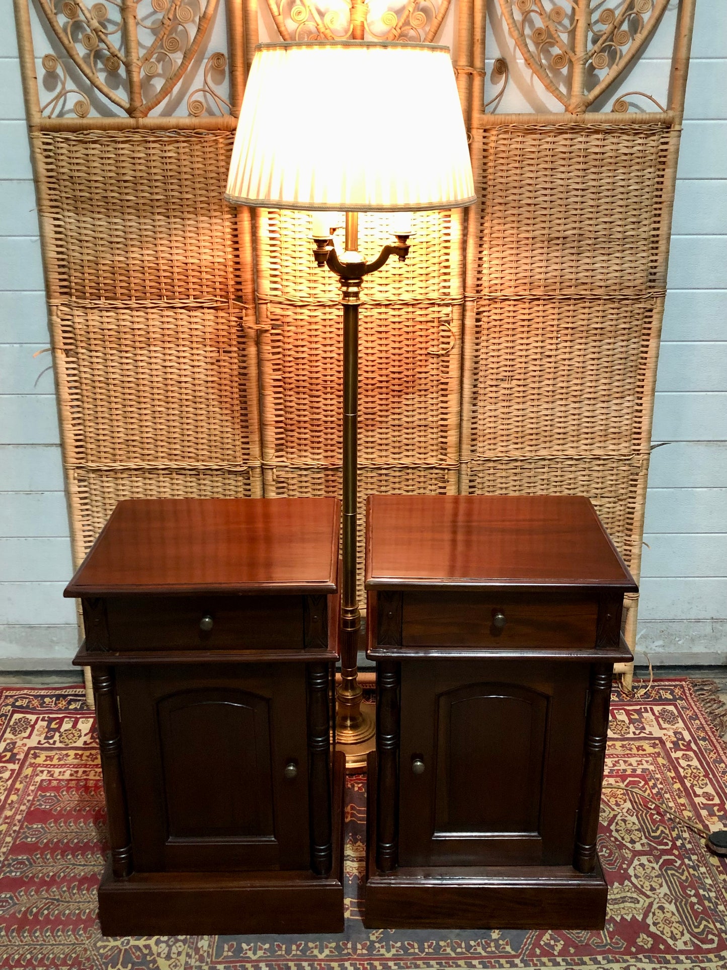 000658....Handsome Pair Of Vintage Mahogany Bedside Tables