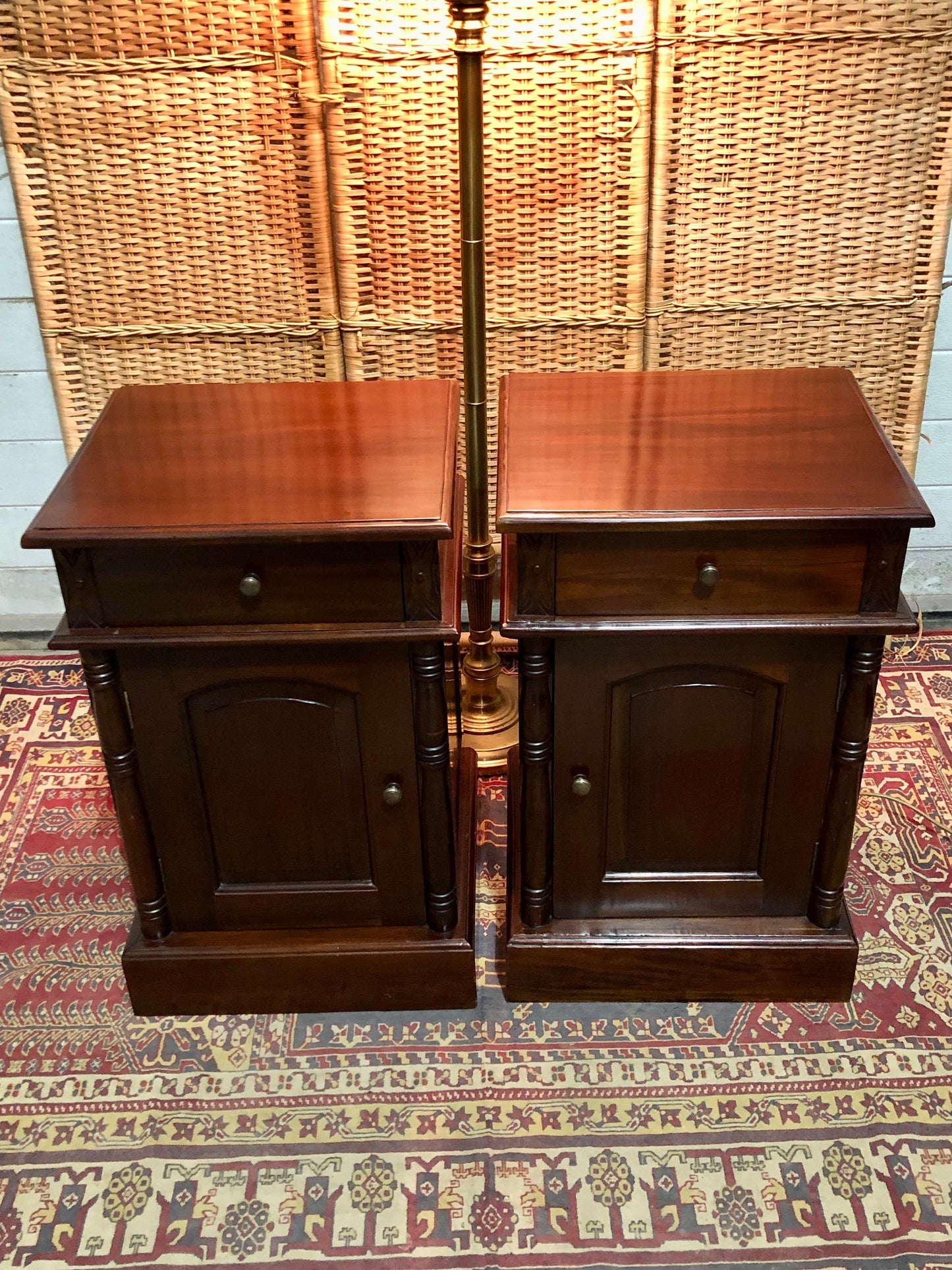 000658....Handsome Pair Of Vintage Mahogany Bedside Tables