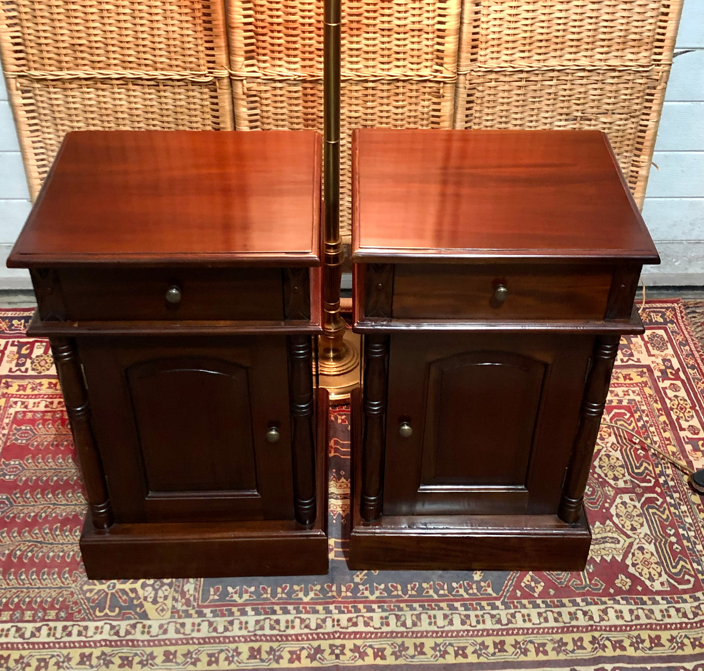000658....Handsome Pair Of Vintage Mahogany Bedside Tables