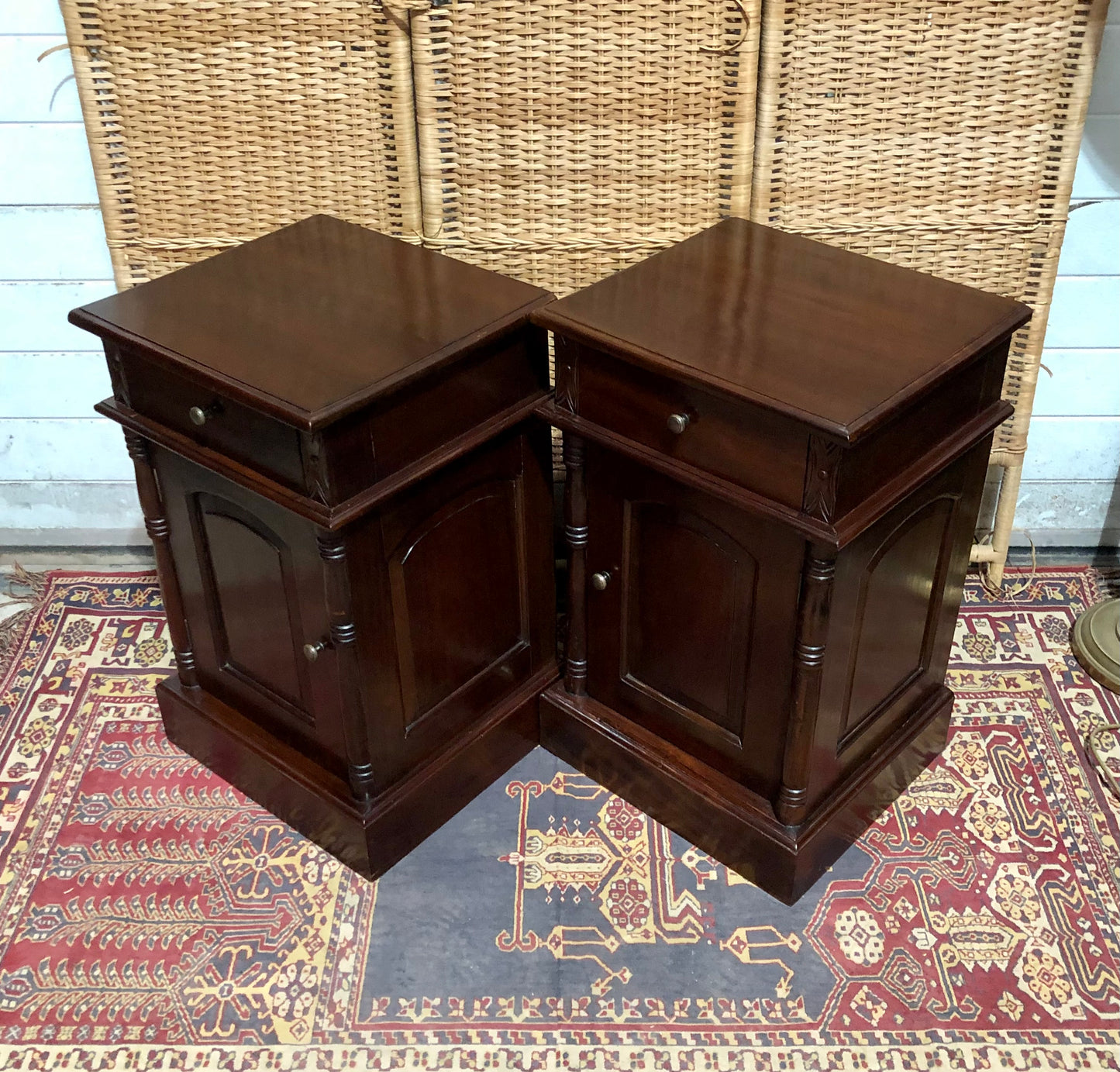 000658....Handsome Pair Of Vintage Mahogany Bedside Tables