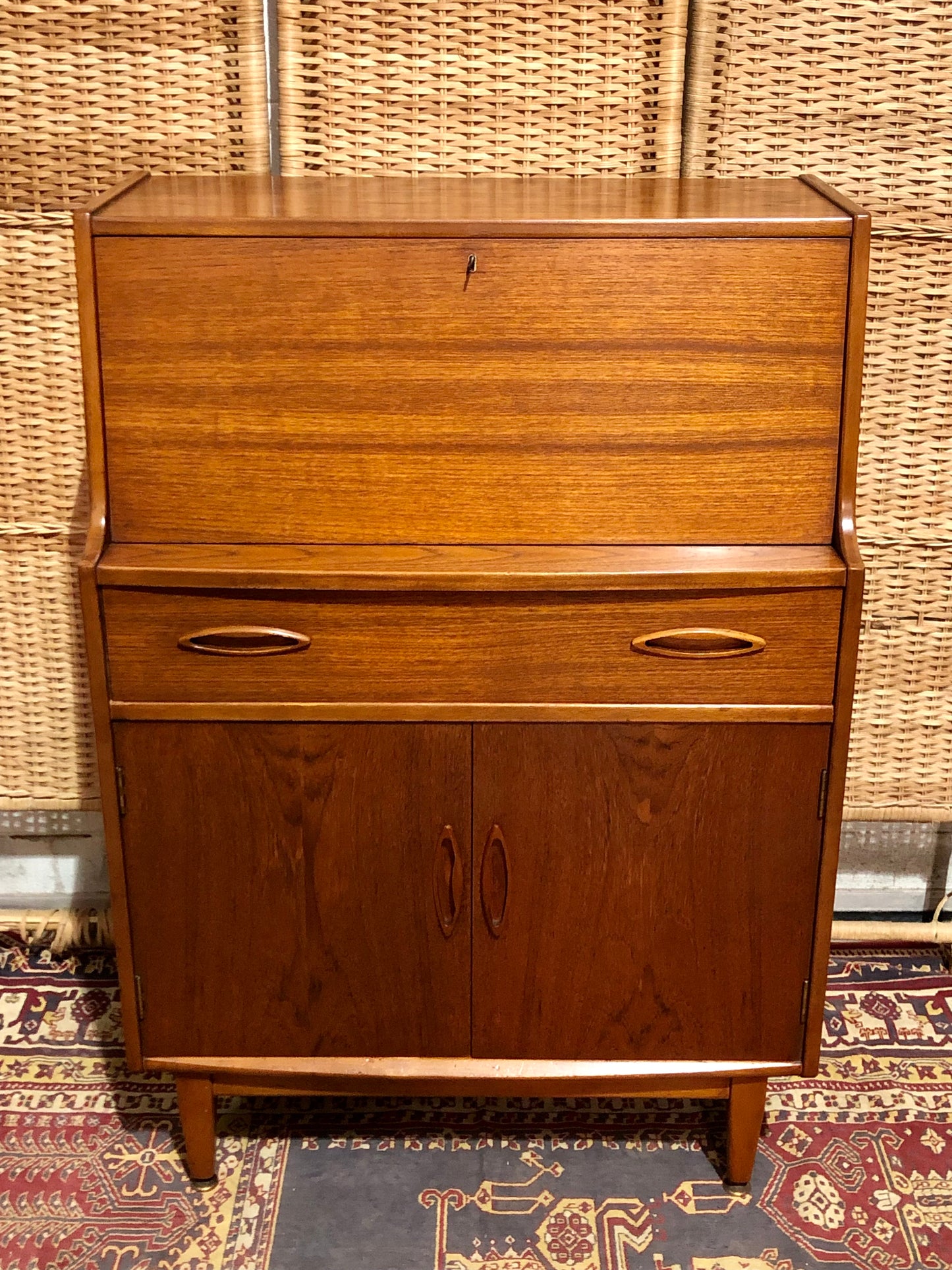 000654....Handsome Teak Mid Century Retro Bureau