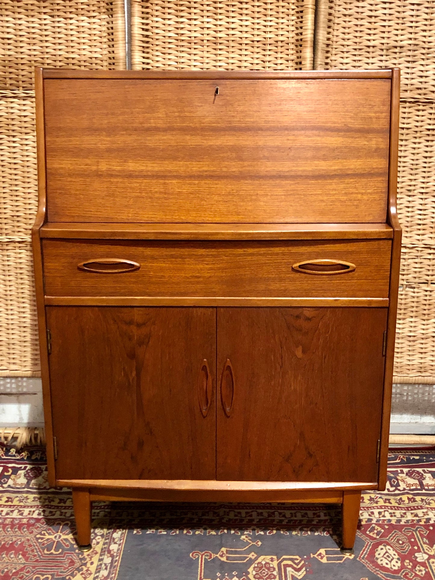 000654....Handsome Teak Mid Century Retro Bureau