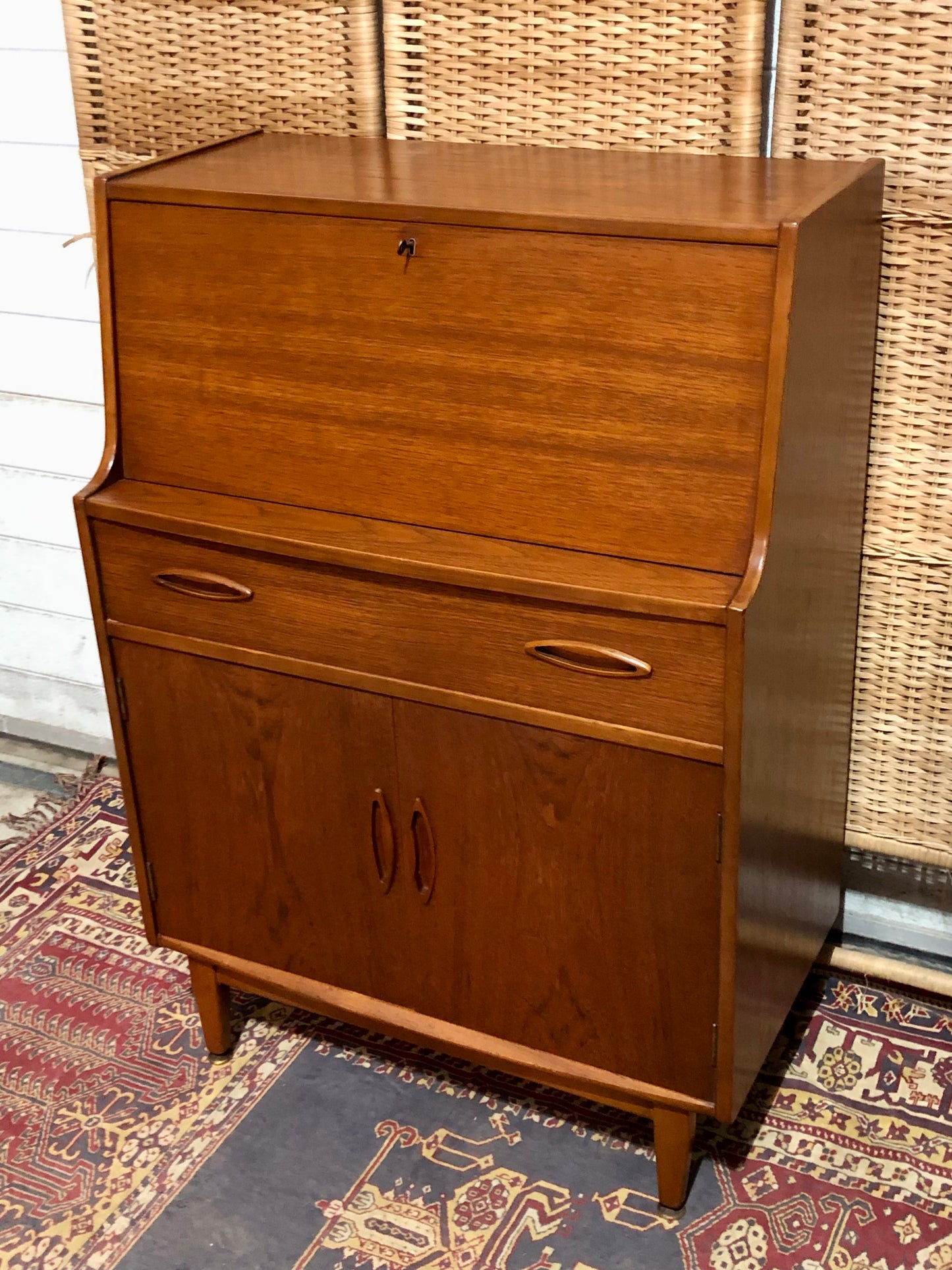 000654....Handsome Teak Mid Century Retro Bureau