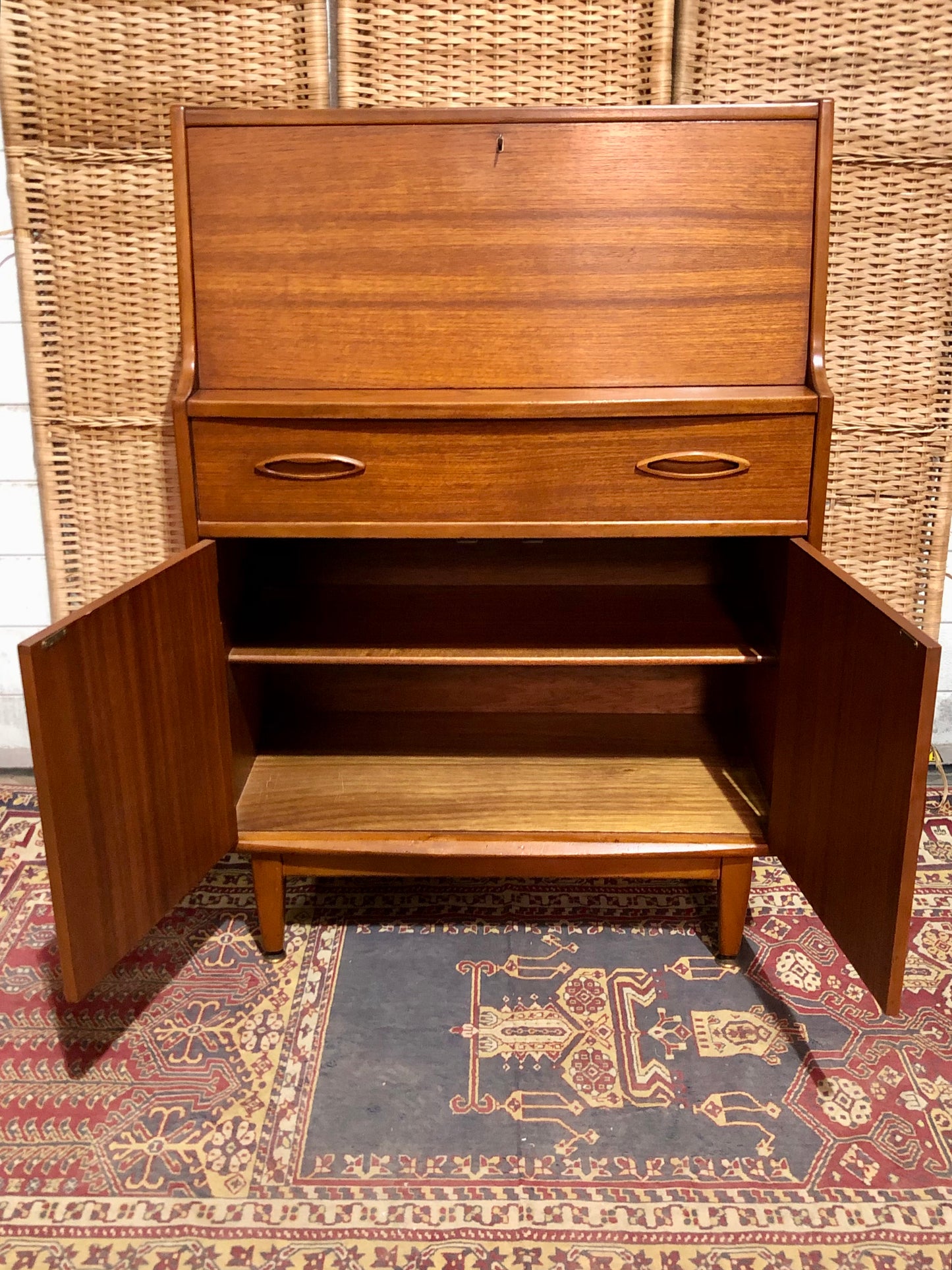 000654....Handsome Teak Mid Century Retro Bureau