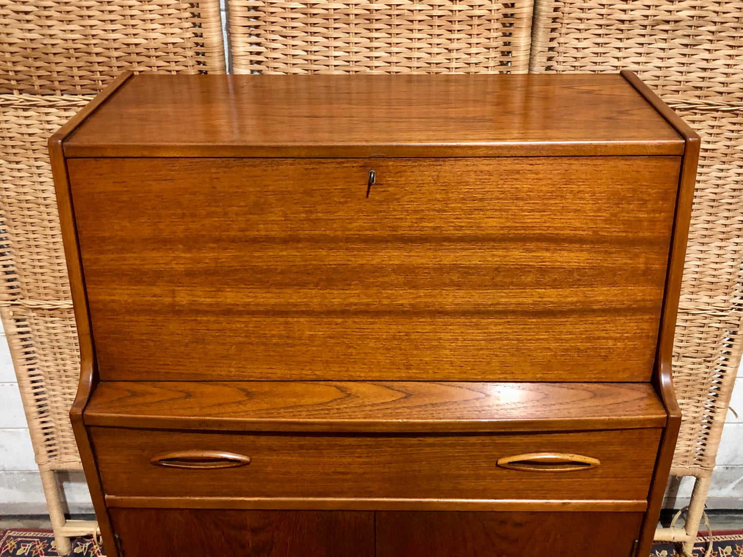 000654....Handsome Teak Mid Century Retro Bureau