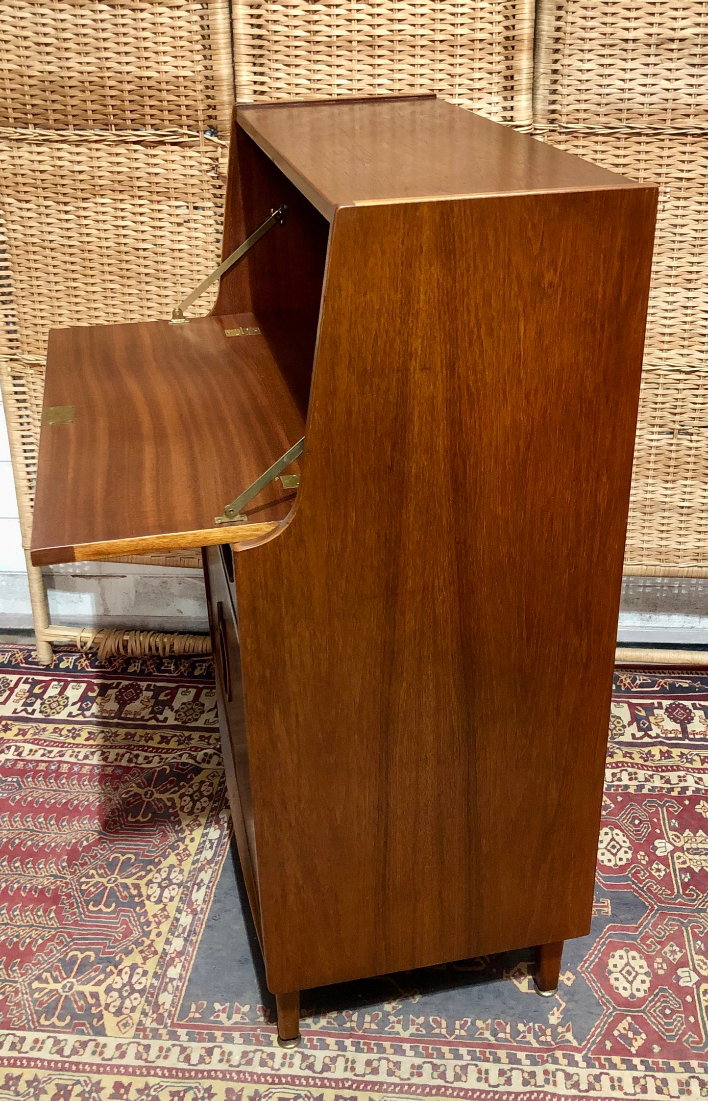 000654....Handsome Teak Mid Century Retro Bureau