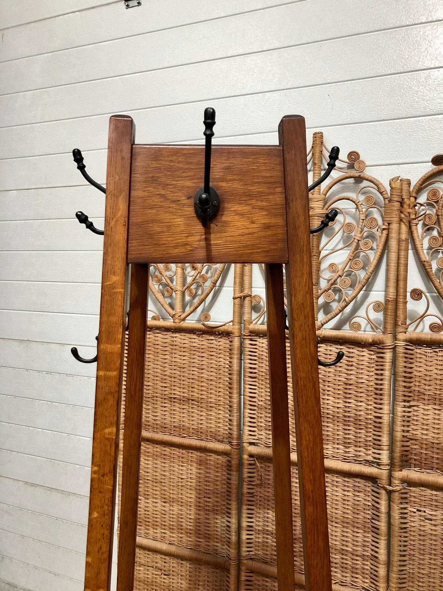 000648....Handsome Vintage Oak Arts And Crafts Hall Stand