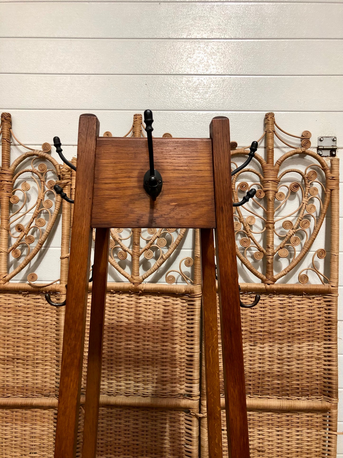 000648....Handsome Vintage Oak Arts And Crafts Hall Stand