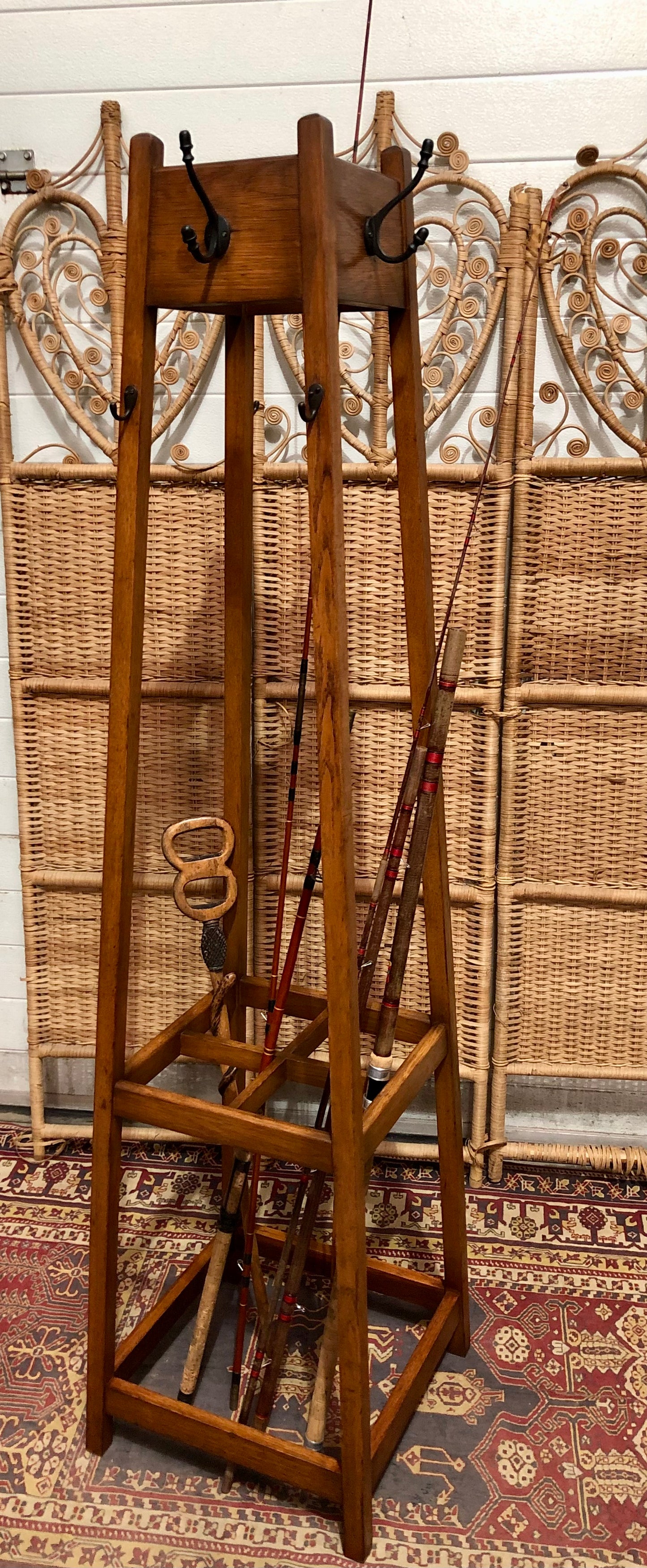 000648....Handsome Vintage Oak Arts And Crafts Hall Stand