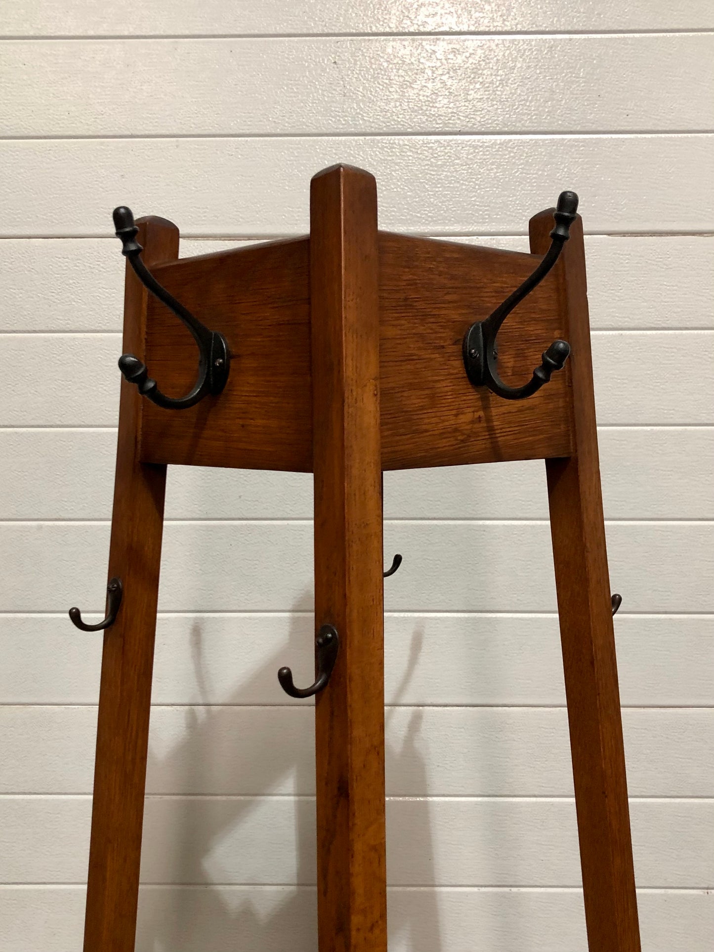 000648....Handsome Vintage Oak Arts And Crafts Hall Stand