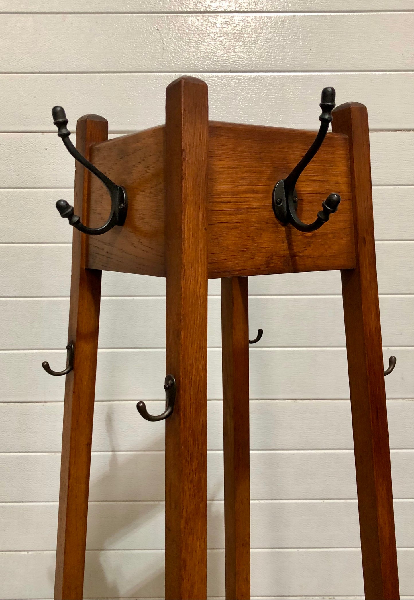 000648....Handsome Vintage Oak Arts And Crafts Hall Stand