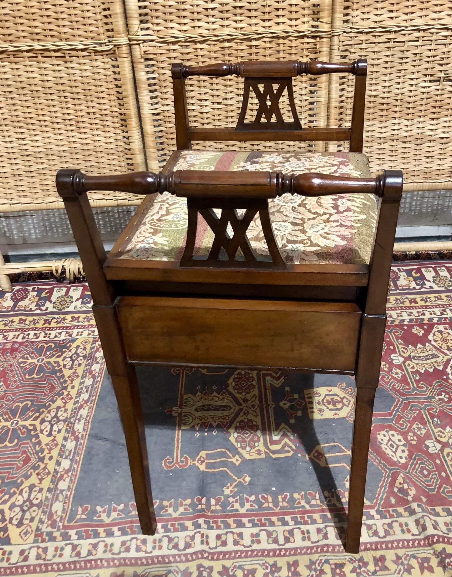 000646....Handsome Edwardian Piano Stool