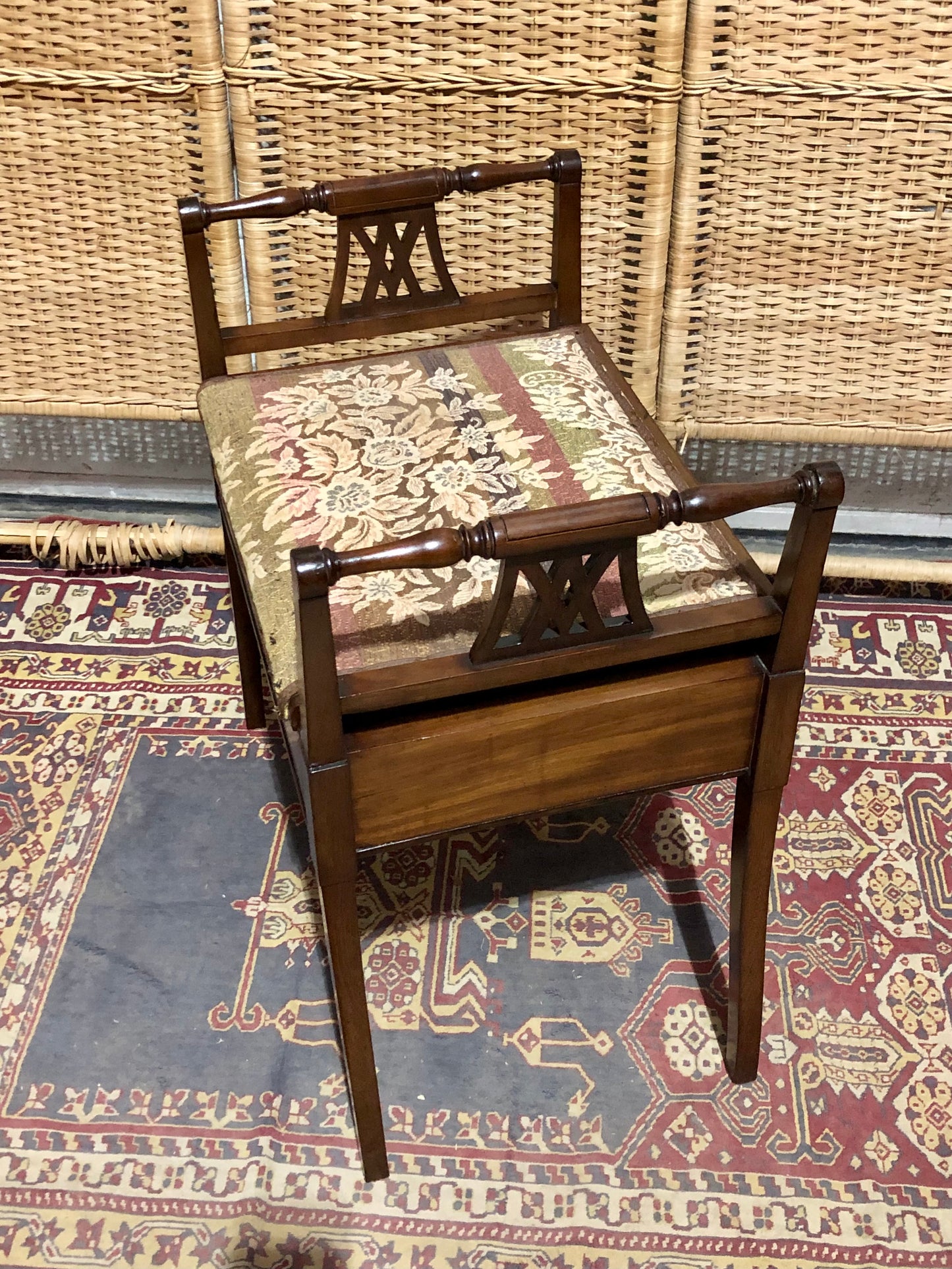 000646....Handsome Edwardian Piano Stool