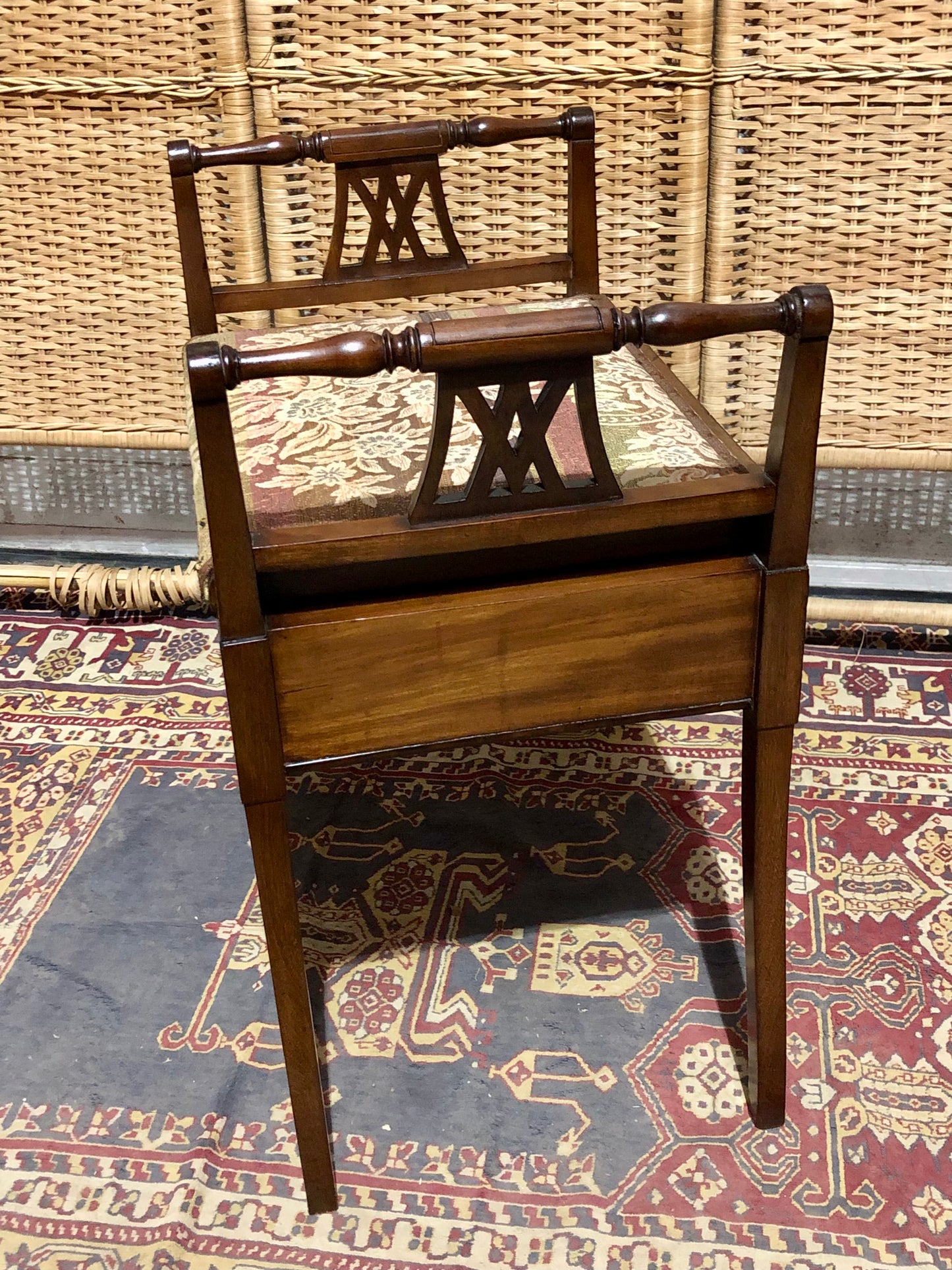 000646....Handsome Edwardian Piano Stool