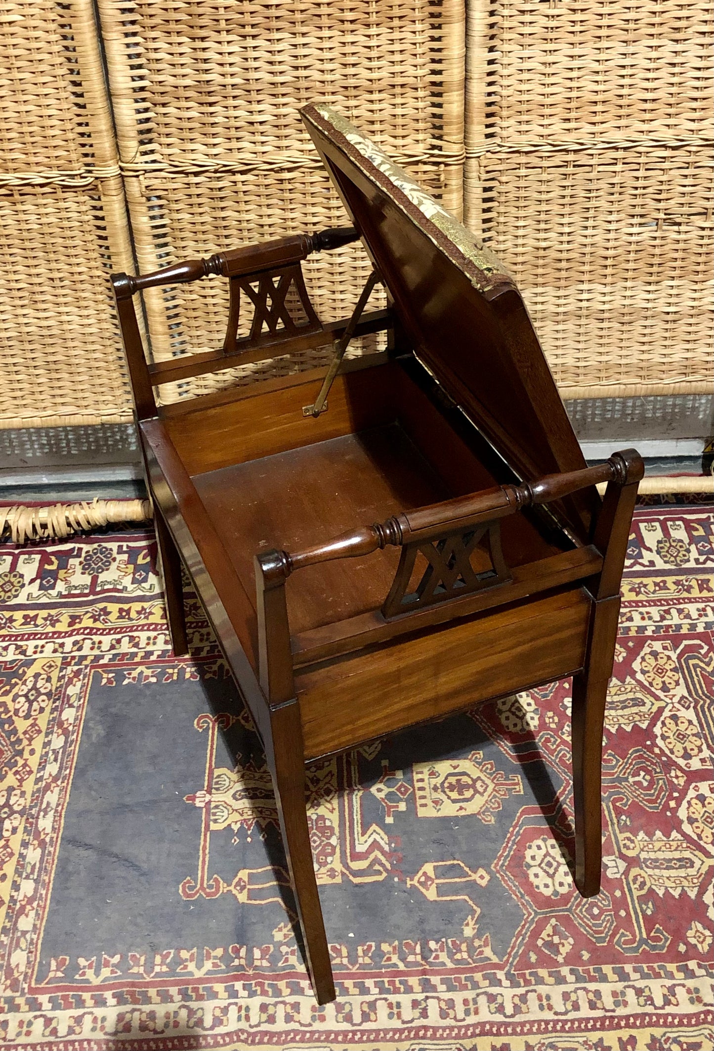 000646....Handsome Edwardian Piano Stool