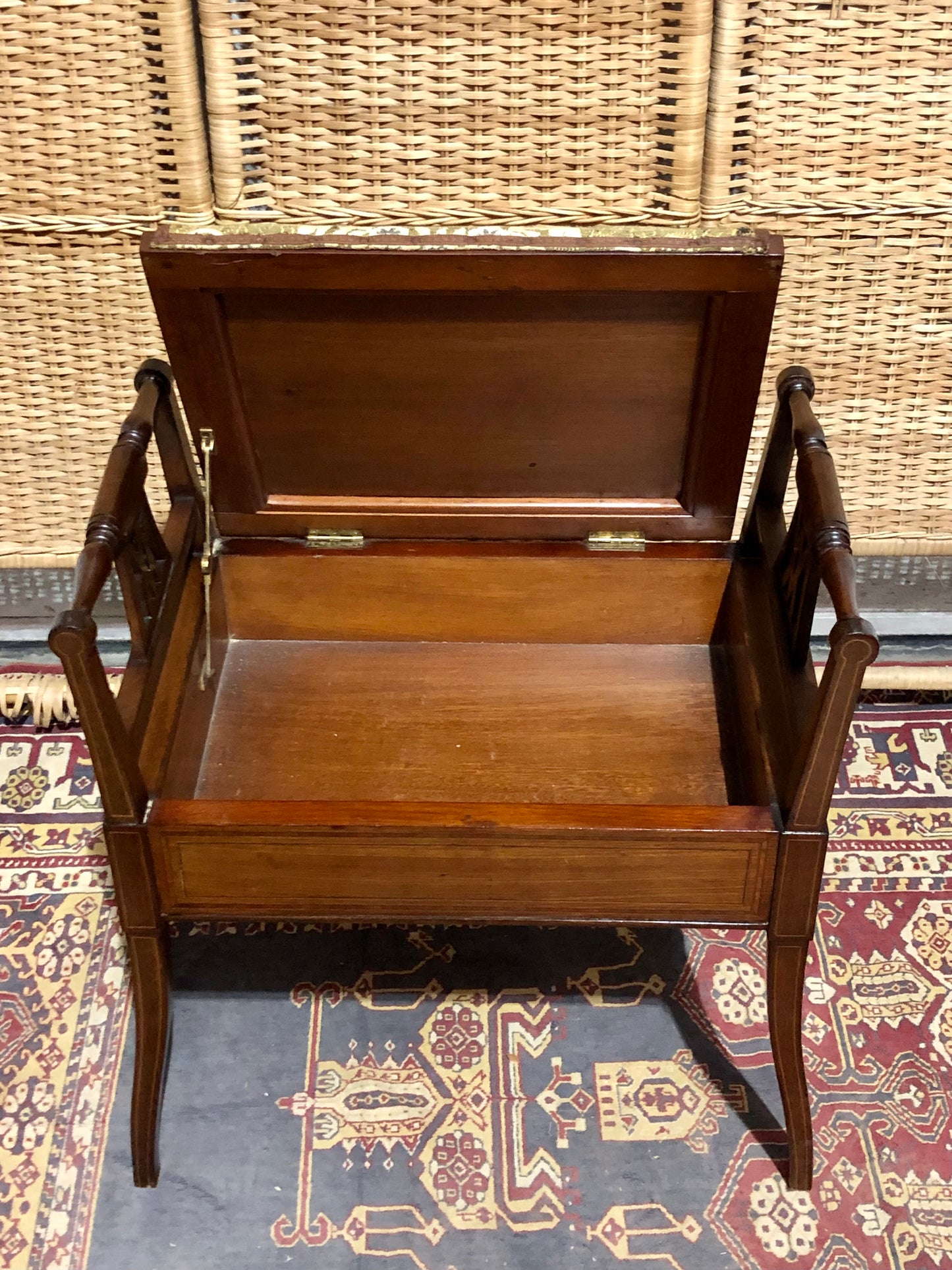 000646....Handsome Edwardian Piano Stool