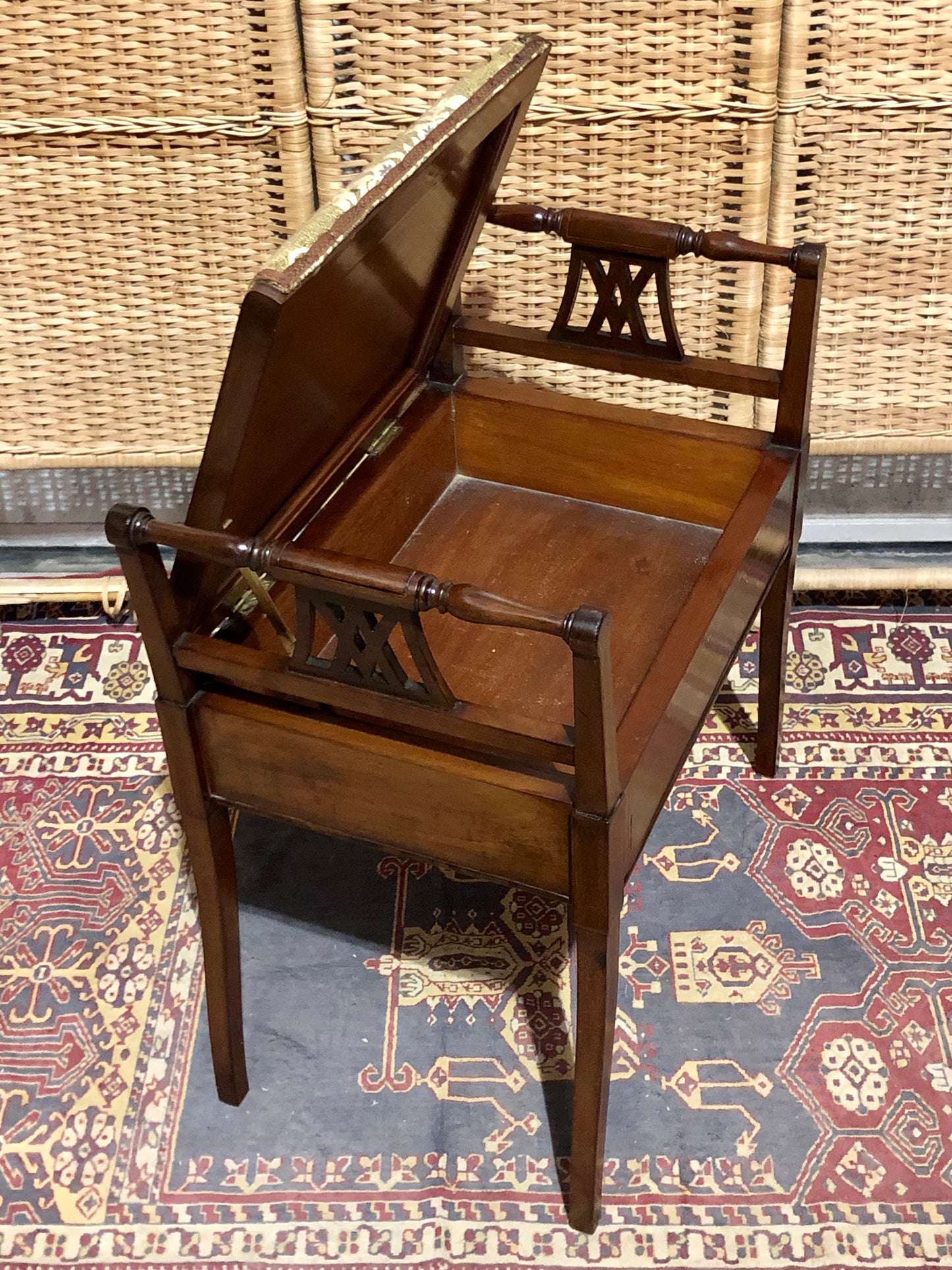 000646....Handsome Edwardian Piano Stool