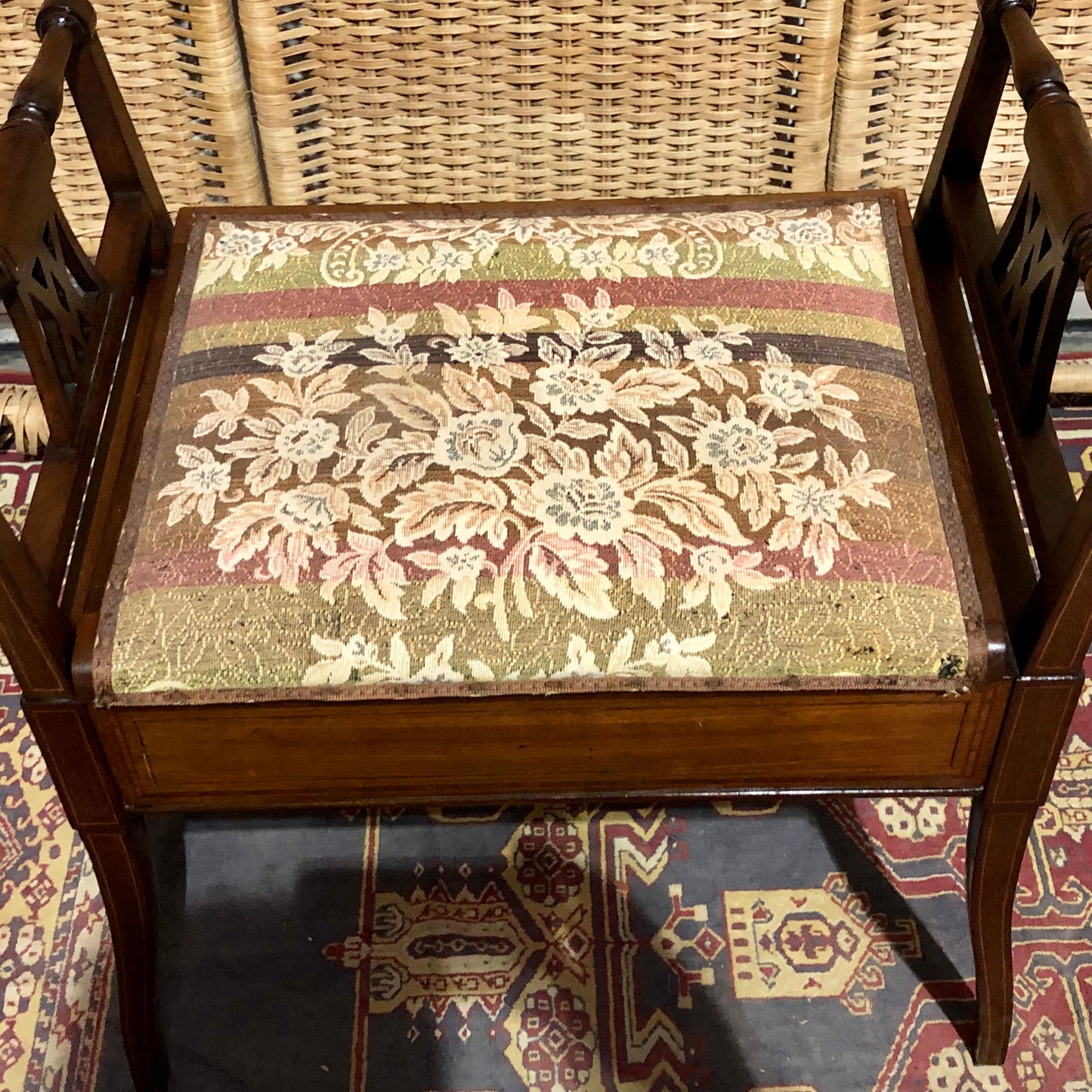 000646....Handsome Edwardian Piano Stool