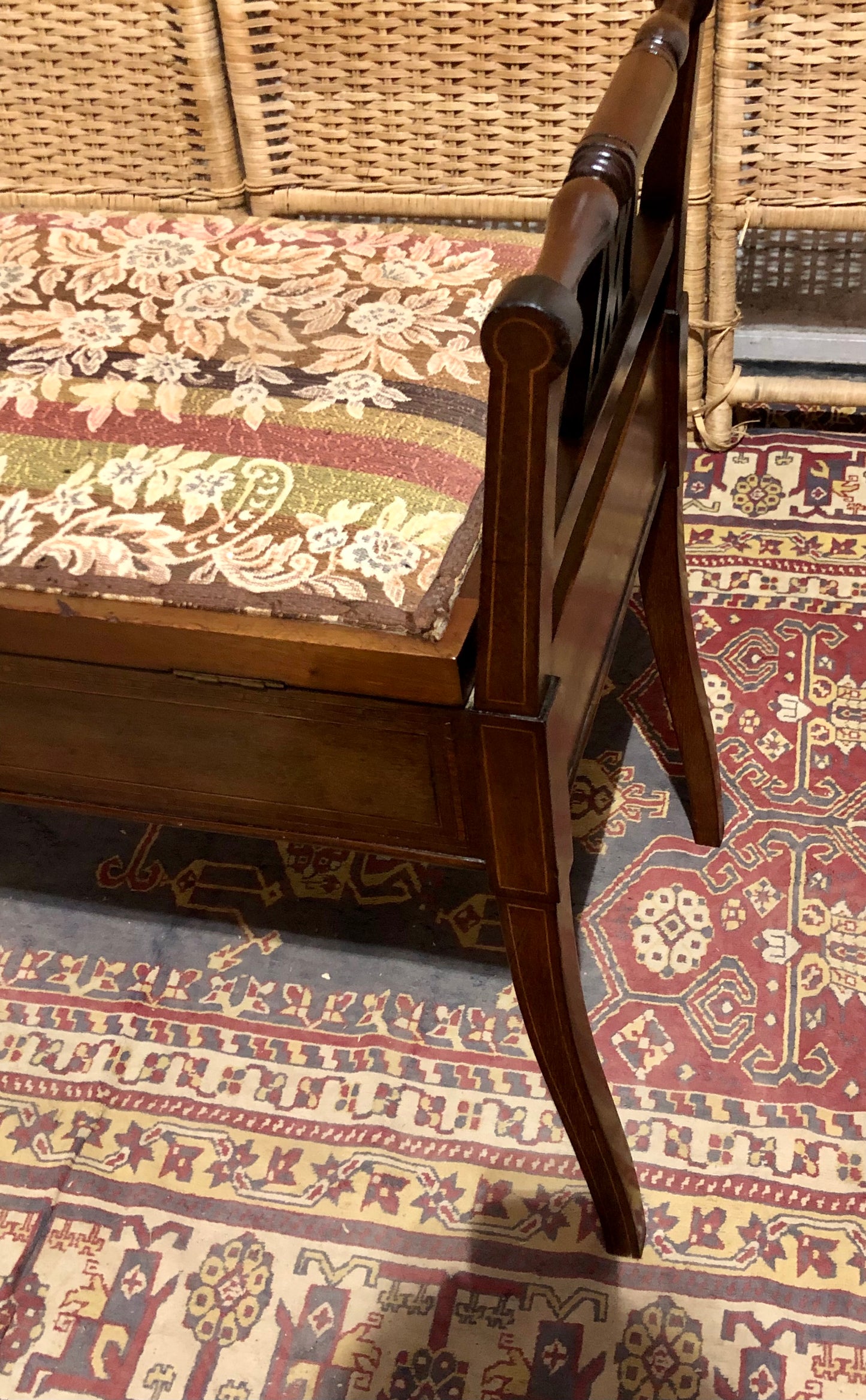 000646....Handsome Edwardian Piano Stool