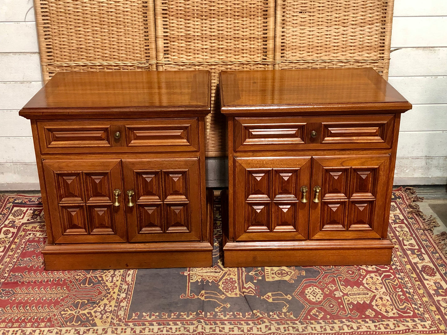 000644....Handsome Pair Of Vintage Bedside Tables